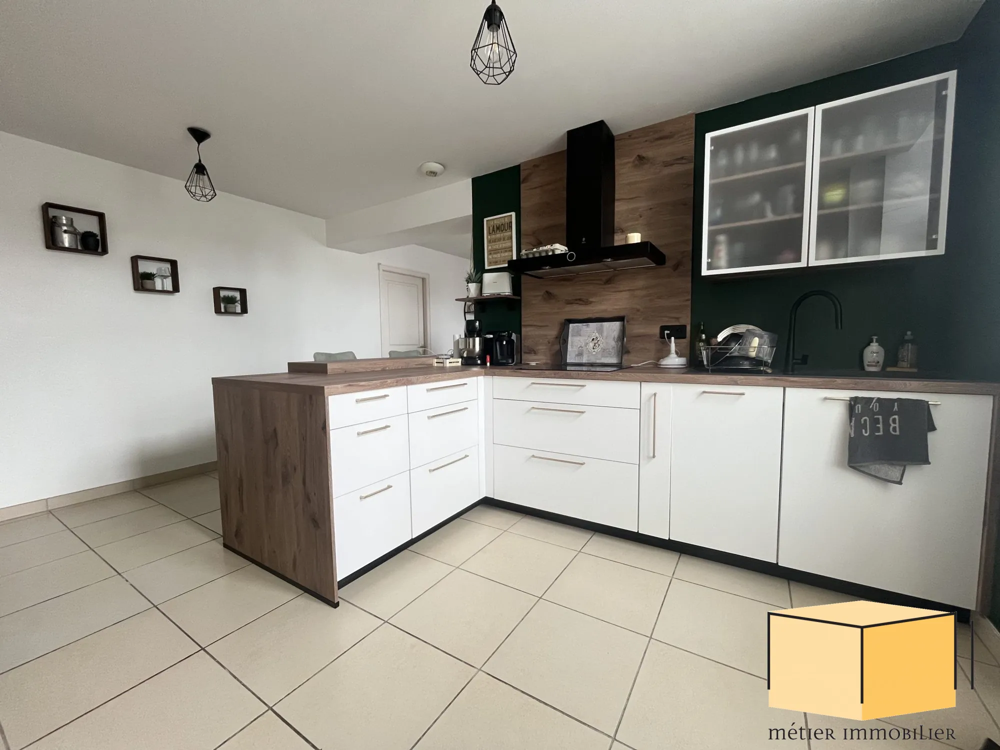 Spacieux appartement F3 rénové à Belley – 67,20 m² avec cave et charges faibles 
