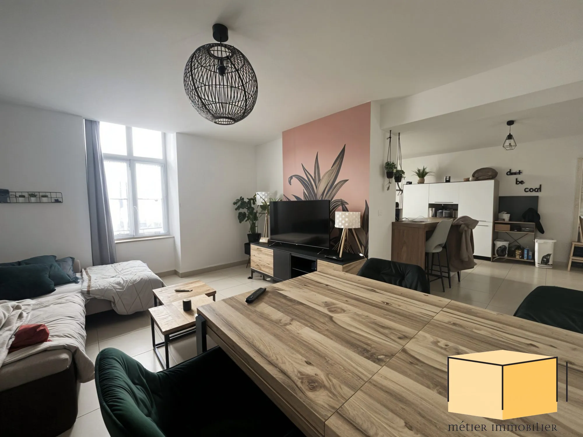 Spacieux appartement F3 rénové à Belley – 67,20 m² avec cave et charges faibles 