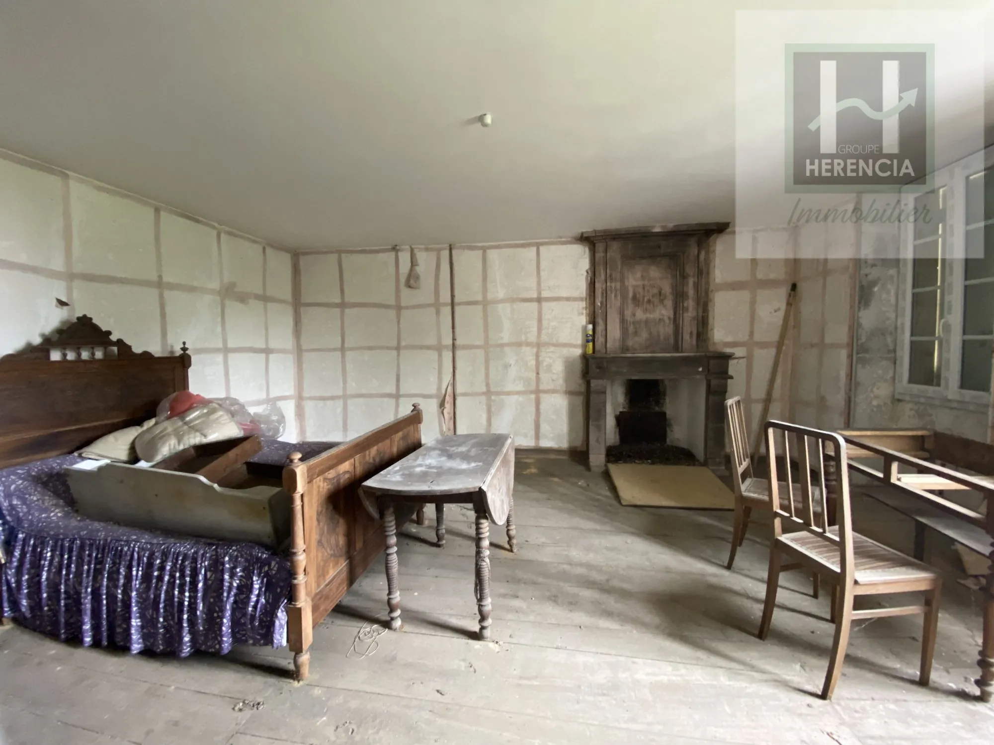 Ancienne ferme viticole à rénover avec dépendances à Champmillon 