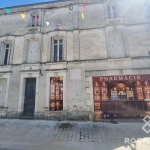 Ensemble immobilier à vendre à Marans avec potentiel de rénovation