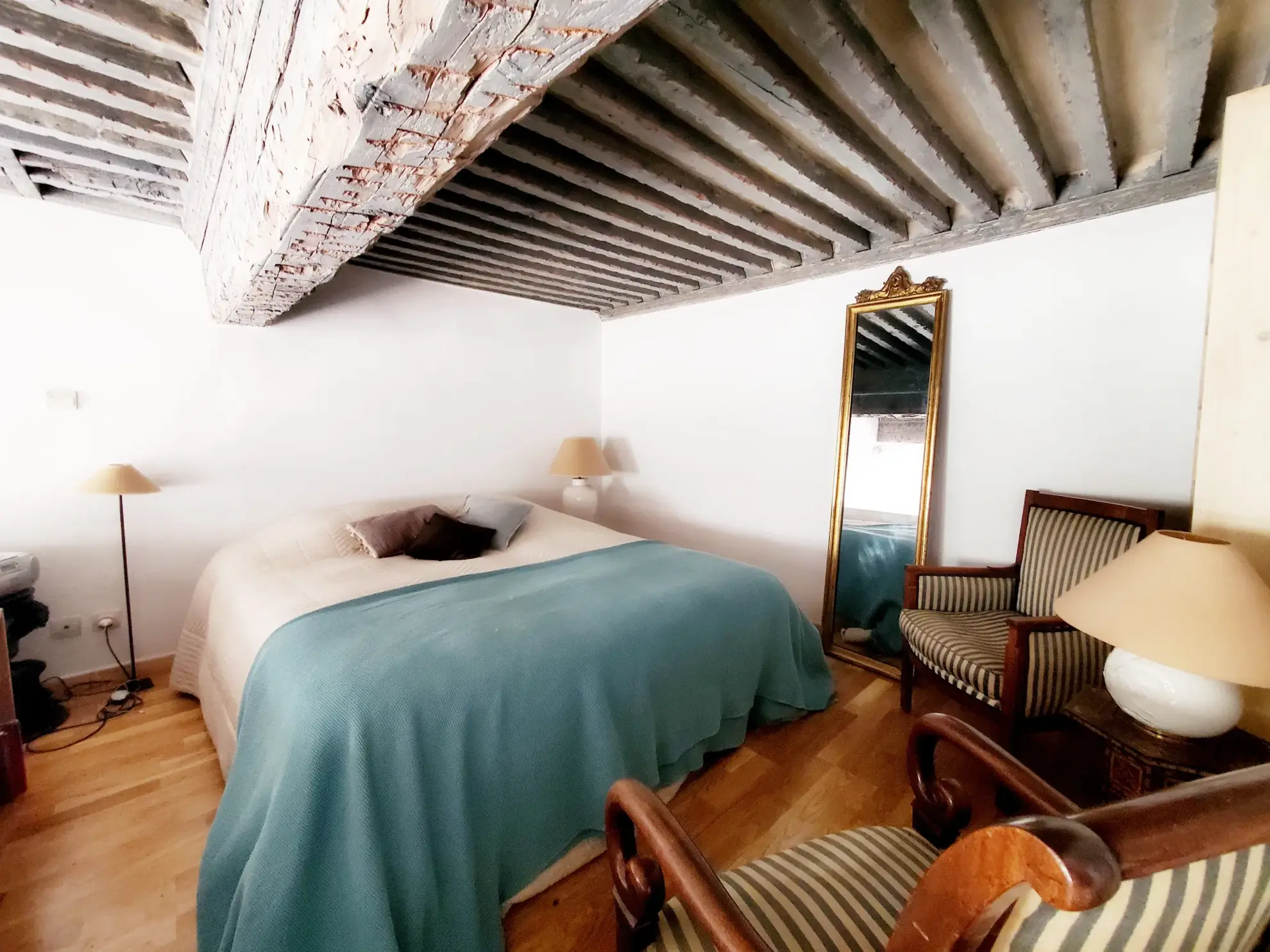 Appartement T2 duplex de 52 m² à Aix-en-Provence, calme et idéal pour investissement 
