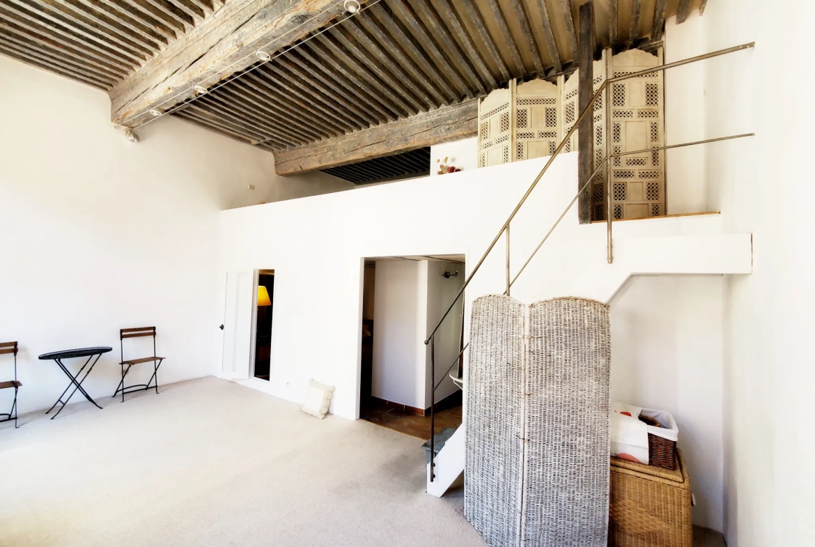 Appartement T2 duplex de 52 m² à Aix-en-Provence, calme et idéal pour investissement 