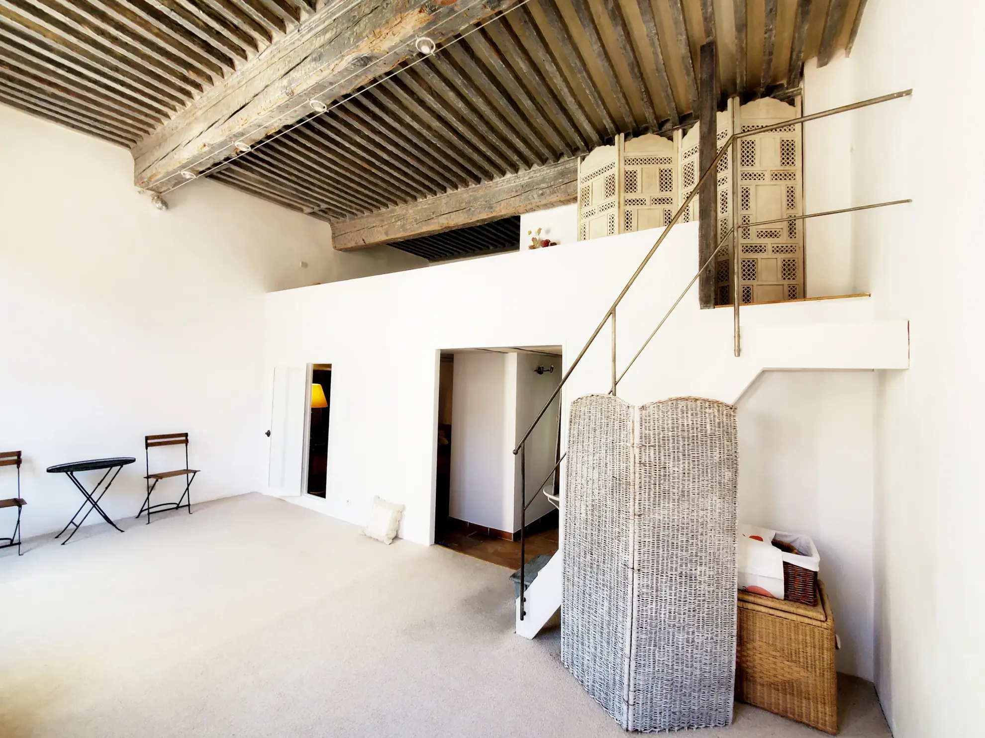Appartement T2 duplex de 52 m² à Aix-en-Provence, calme et idéal pour investissement 