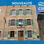 Maison de ville à Arlanc à rénover avec garage et potentiel d'aménagement