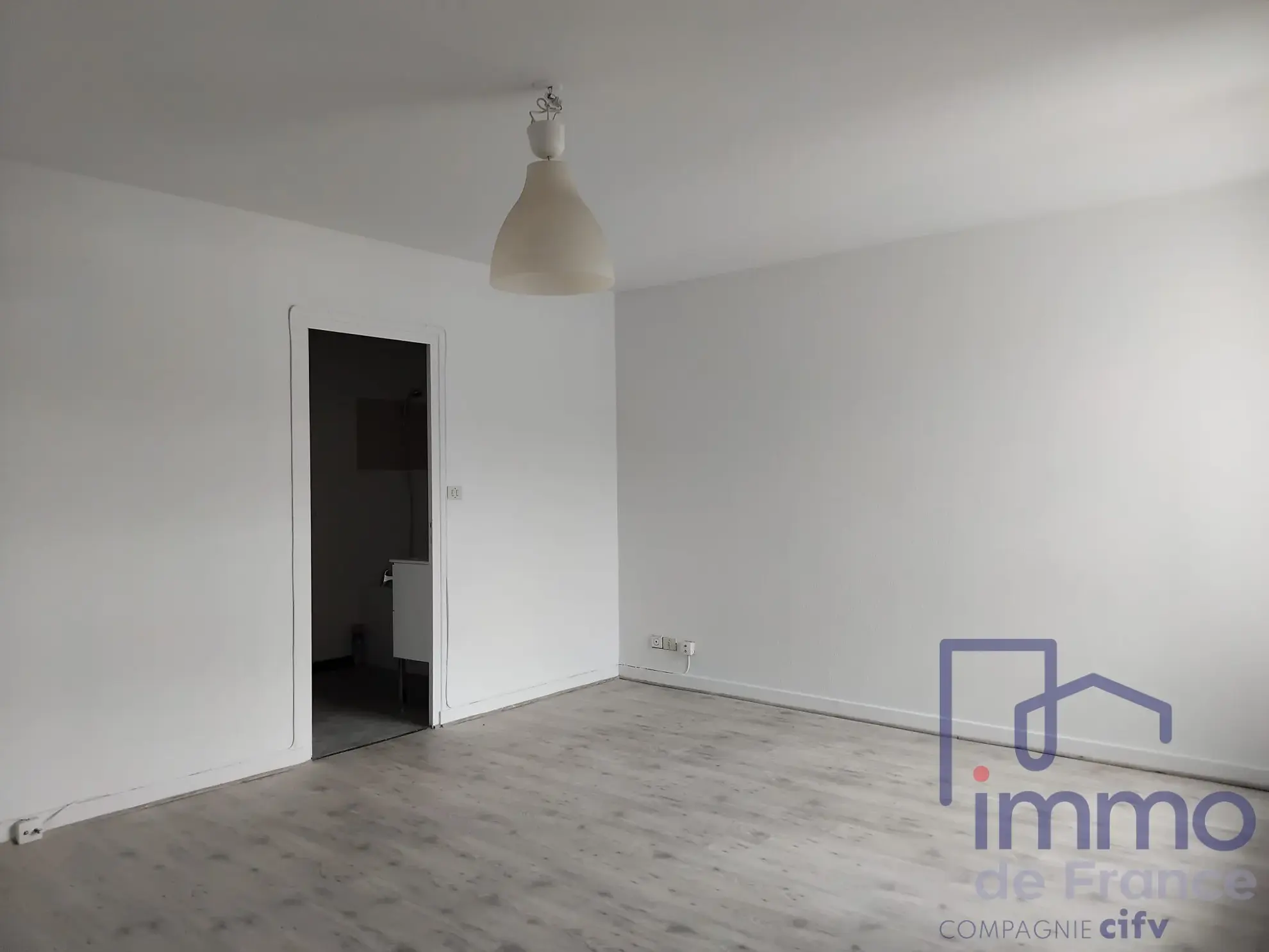 T1 lumineux à La Rivière - Idéal pour investissement ou premier achat à Saint-Étienne 