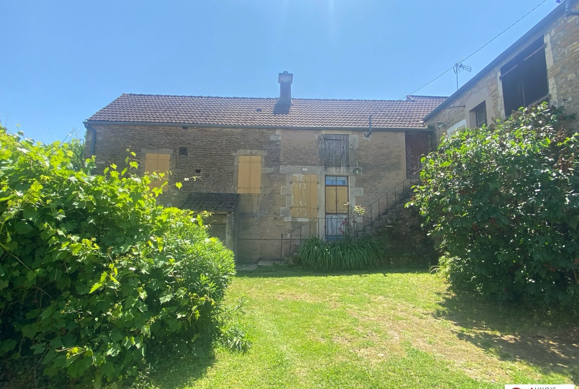 Maison à rénover entre Avallon et Montbard avec jardin et dépendance 