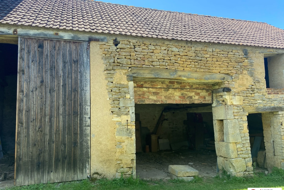 Maison à rénover entre Avallon et Montbard avec jardin et dépendance 