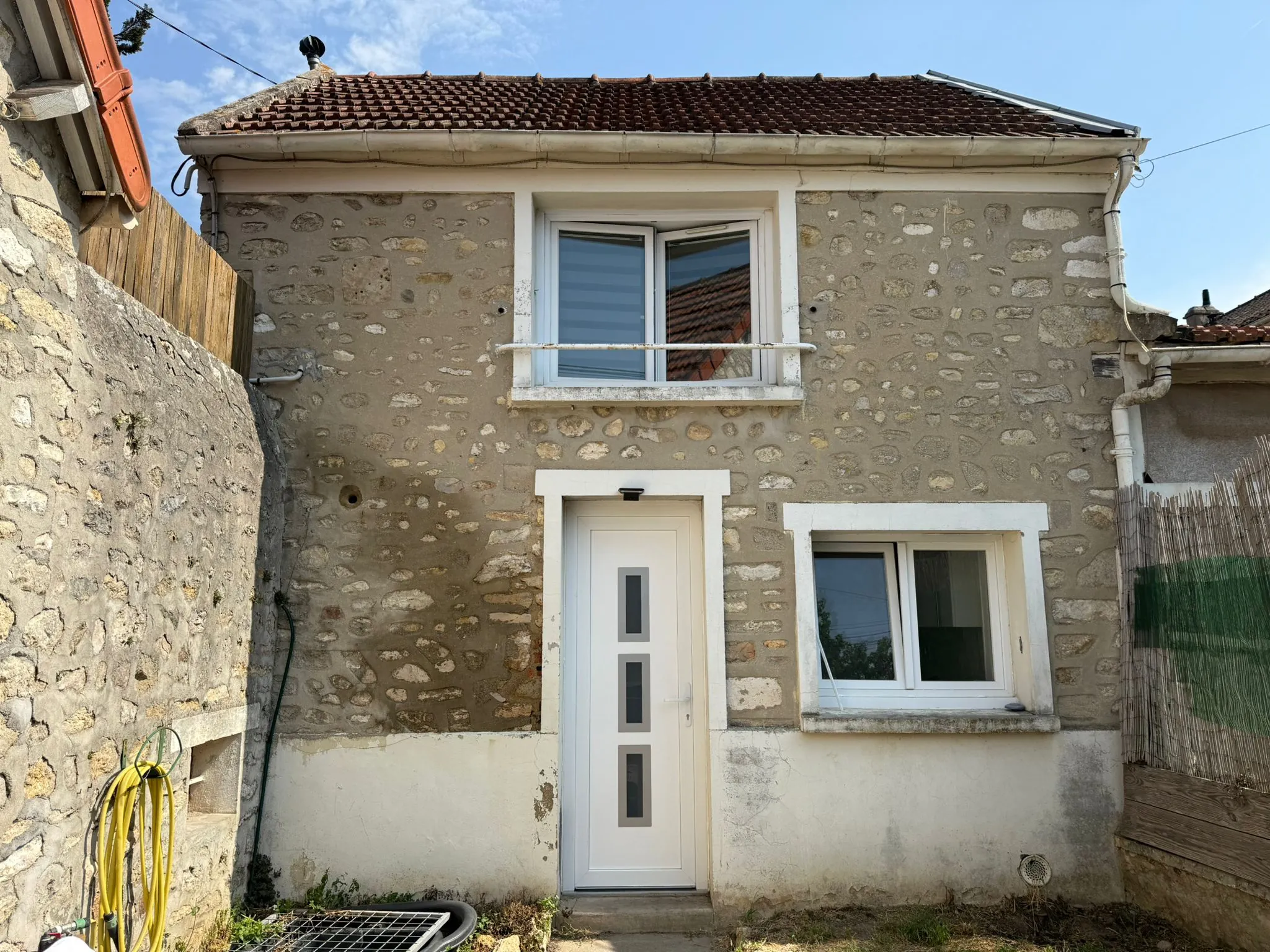 Maison en pierre à Étampes avec appartement T2, jardin et garage 