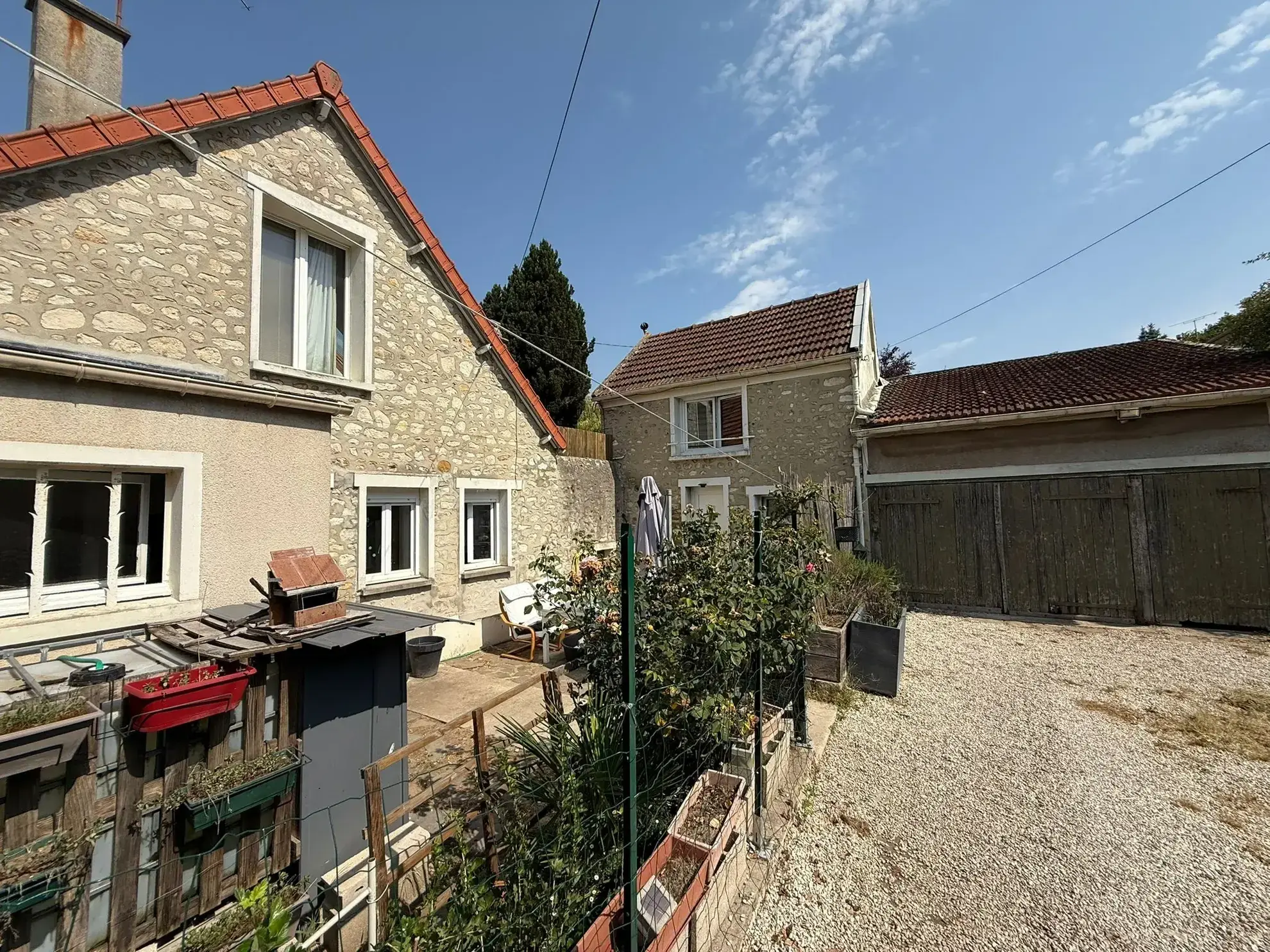 Maison en pierre à Étampes avec appartement T2, jardin et garage 