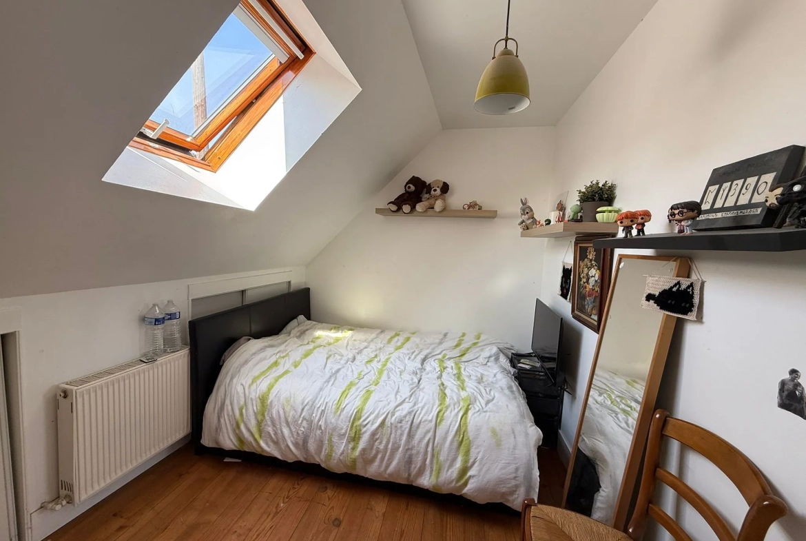 Maison en pierre à Étampes avec appartement T2, jardin et garage 
