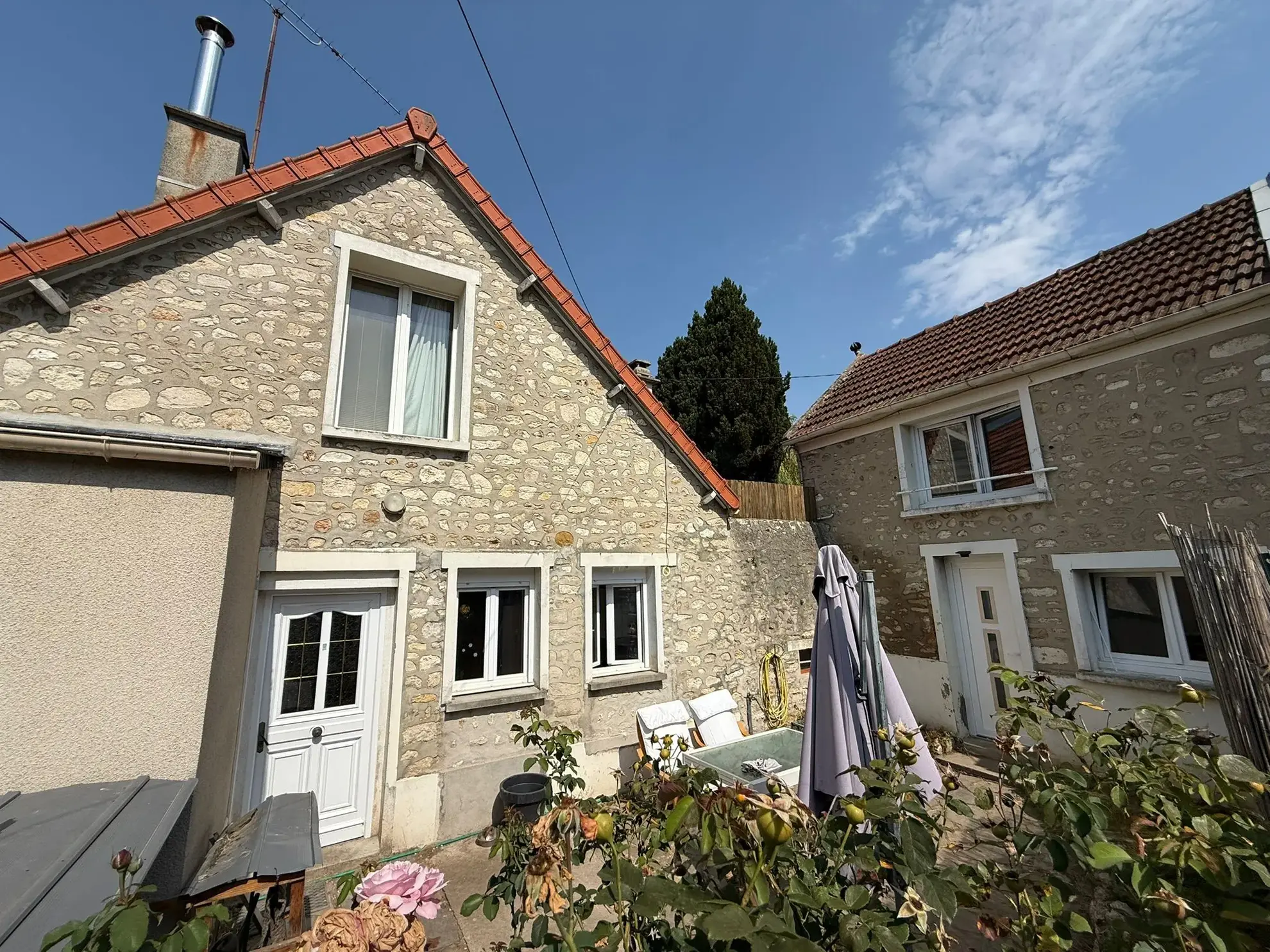 Maison en pierre à Étampes avec appartement T2, jardin et garage 