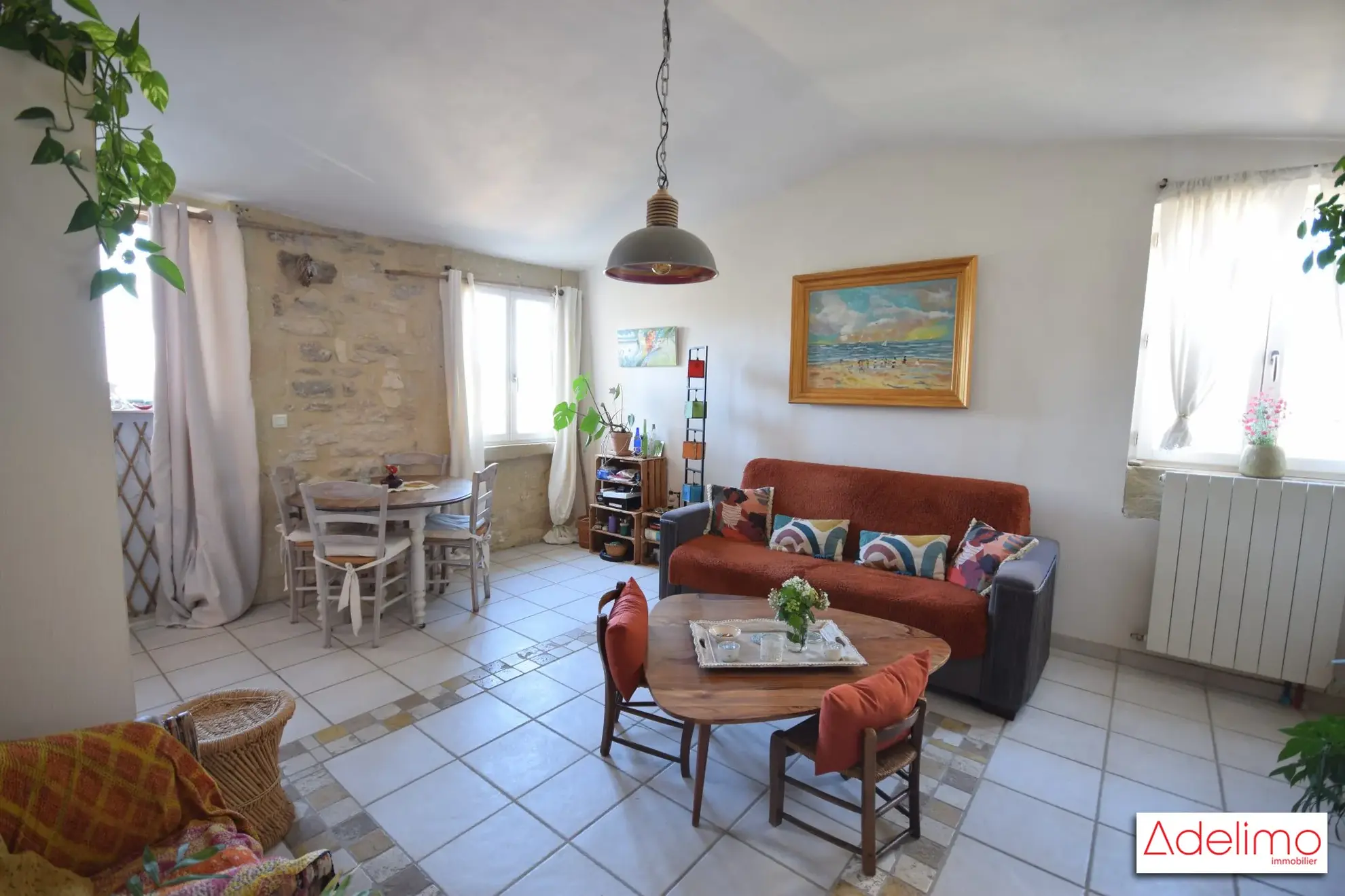 Coté salon avec belle vue dominante  Magnifique appartement T3 de 75 m² au Château de Pondres à Villevieille 