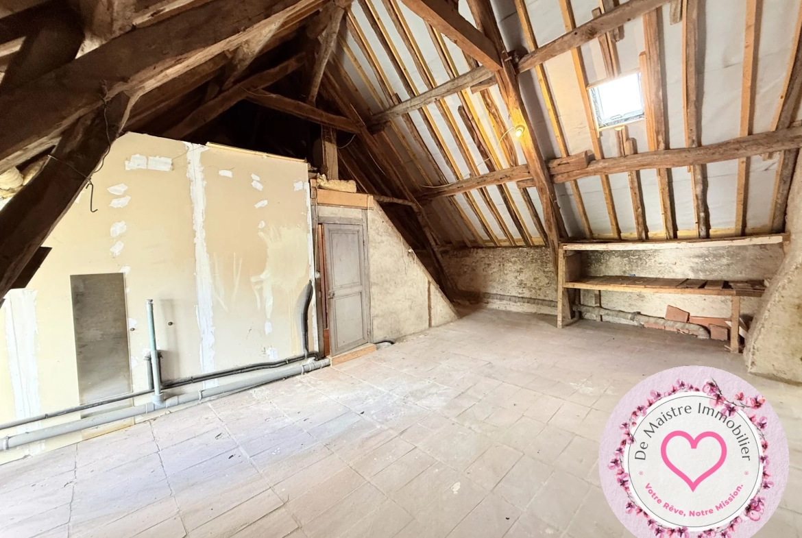 Maison de ville à Viglain avec 3 chambres et potentiel de rénovation 