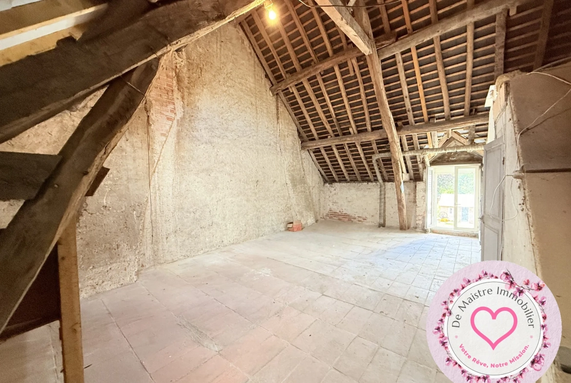 Maison de ville à Viglain avec 3 chambres et potentiel de rénovation 