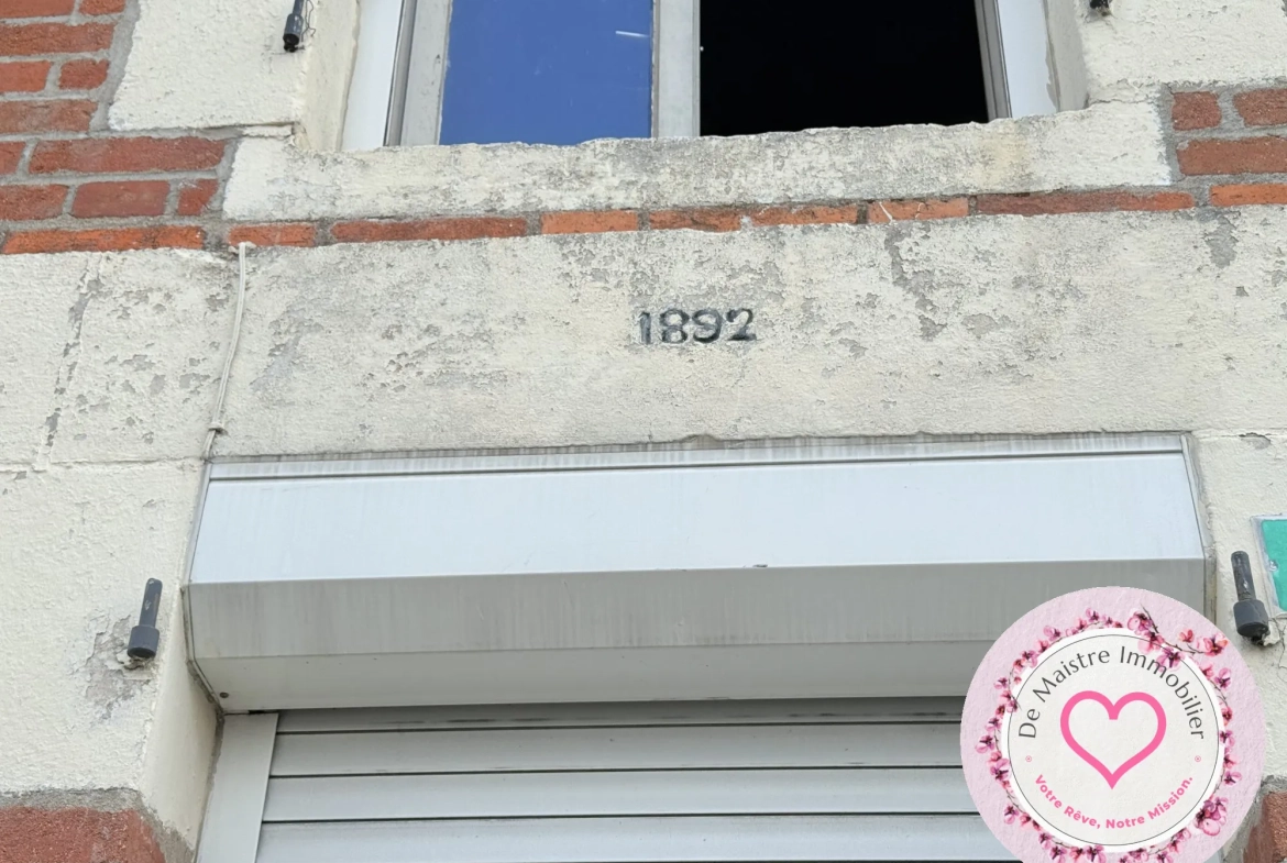 Maison de ville à Viglain avec 3 chambres et potentiel de rénovation 