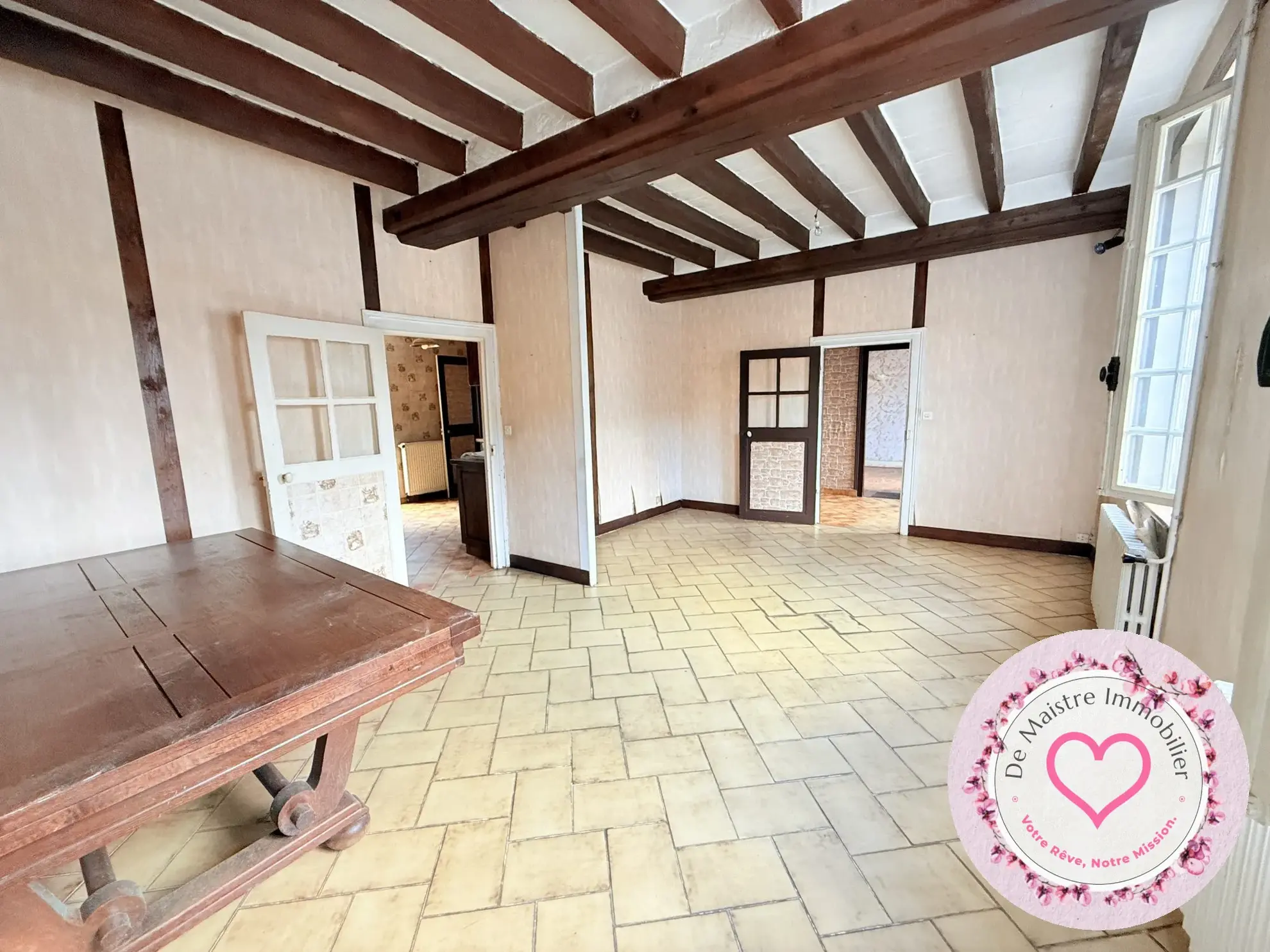 Maison de ville à Viglain avec 3 chambres et potentiel de rénovation 