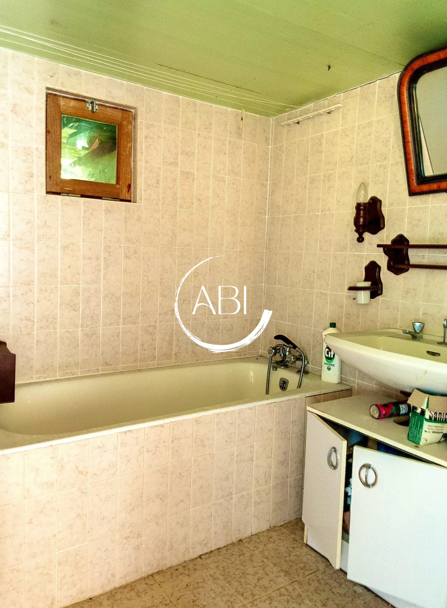 Maison à rénover de 80 m² avec jardin à Banvou 