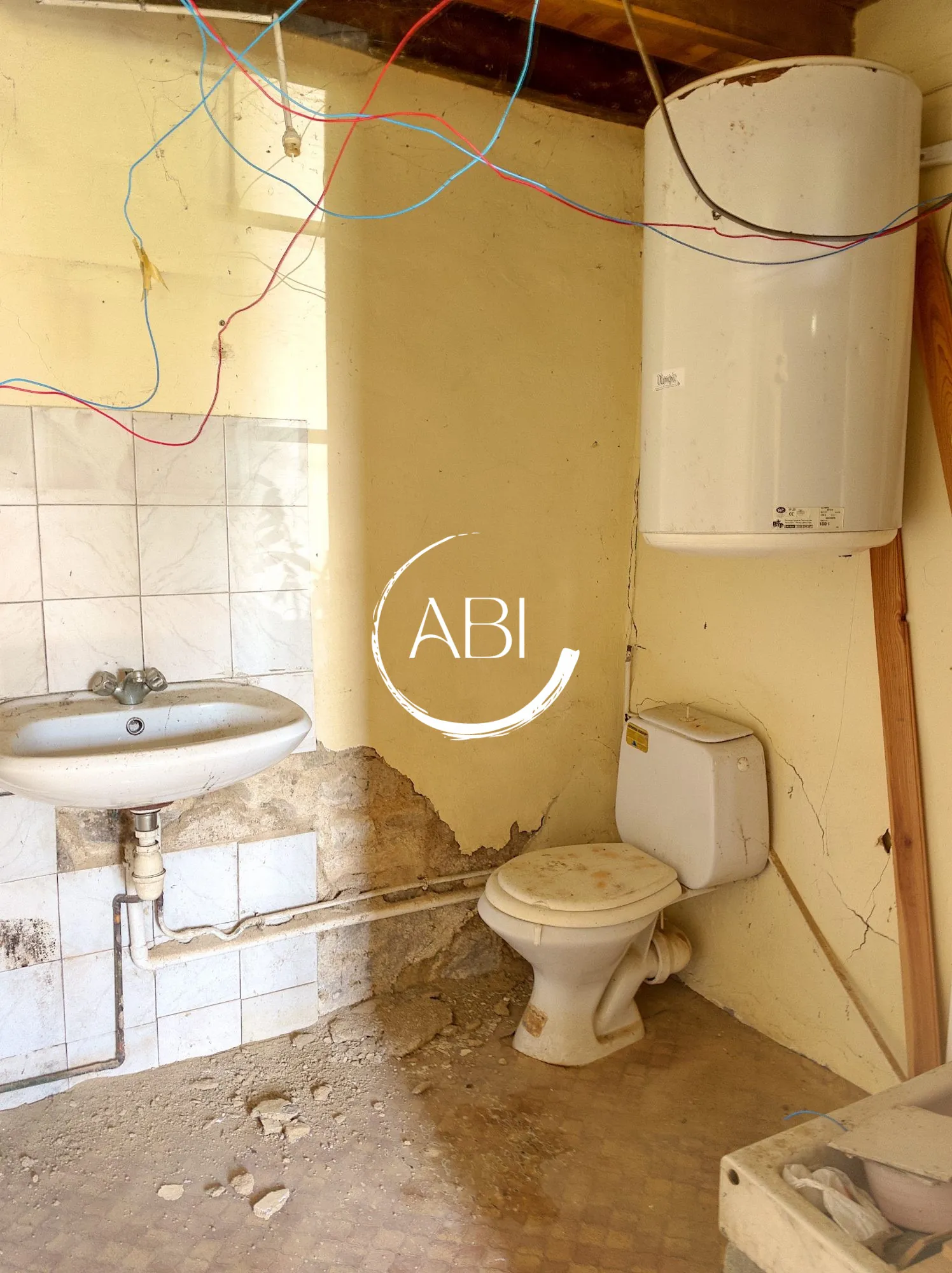 Maison à rénover de 80 m² avec jardin à Banvou 