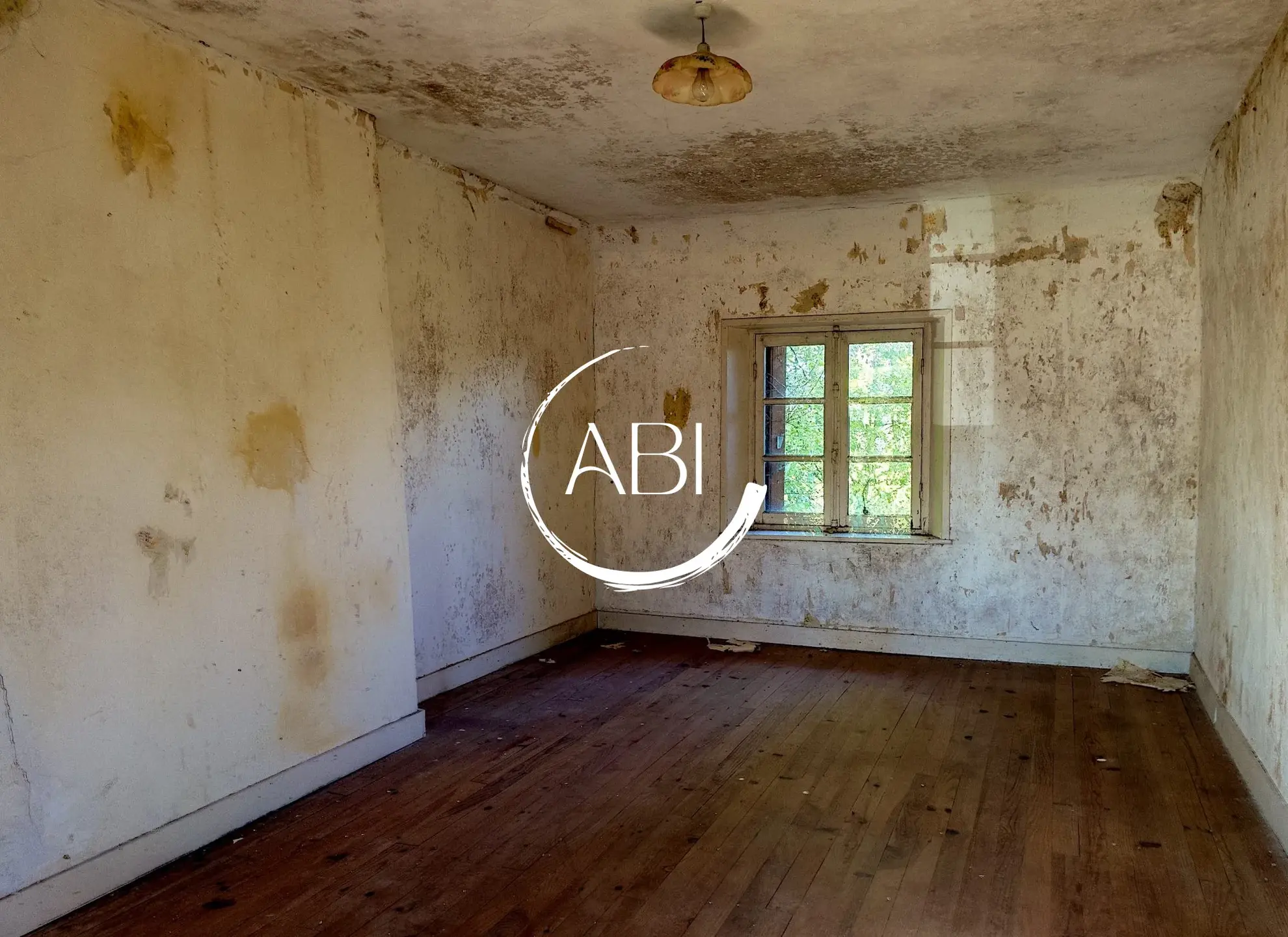 Maison à rénover de 80 m² avec jardin à Banvou 