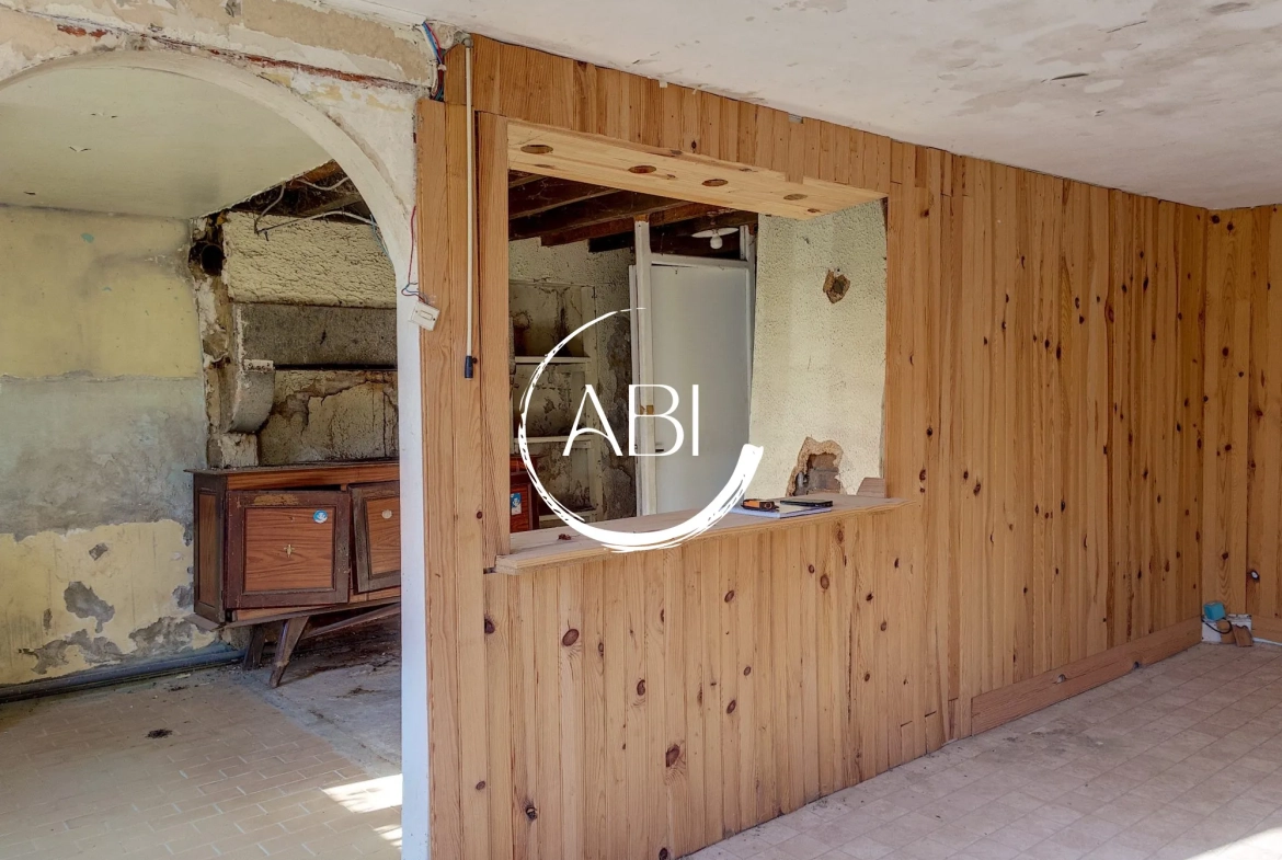 Maison à rénover de 80 m² avec jardin à Banvou 