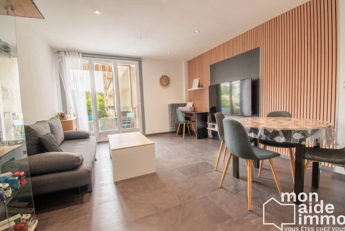 Appartement T2 rénové avec balcon, cave et parking à Rodez 