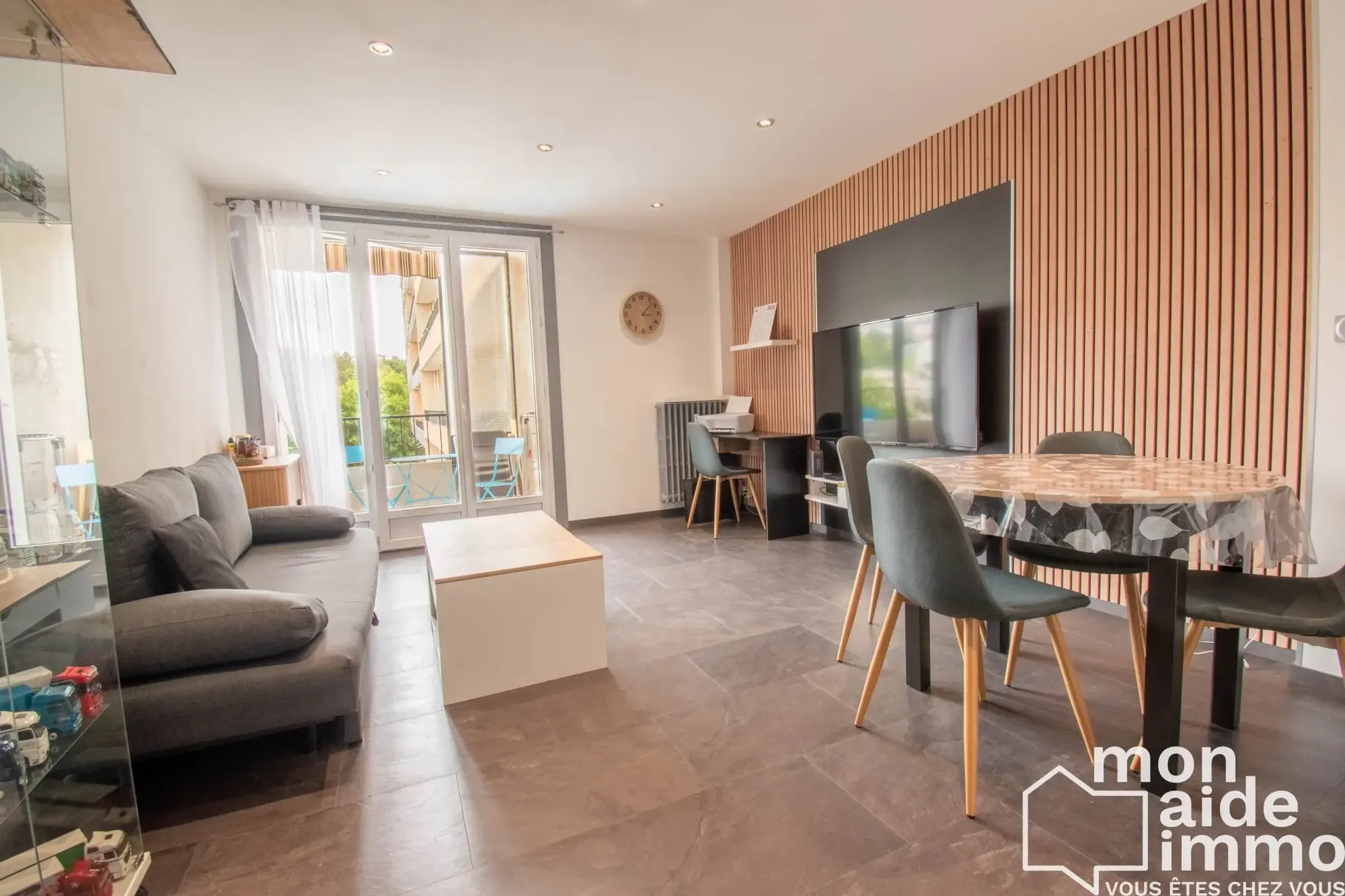 Appartement T2 rénové avec balcon, cave et parking à Rodez 
