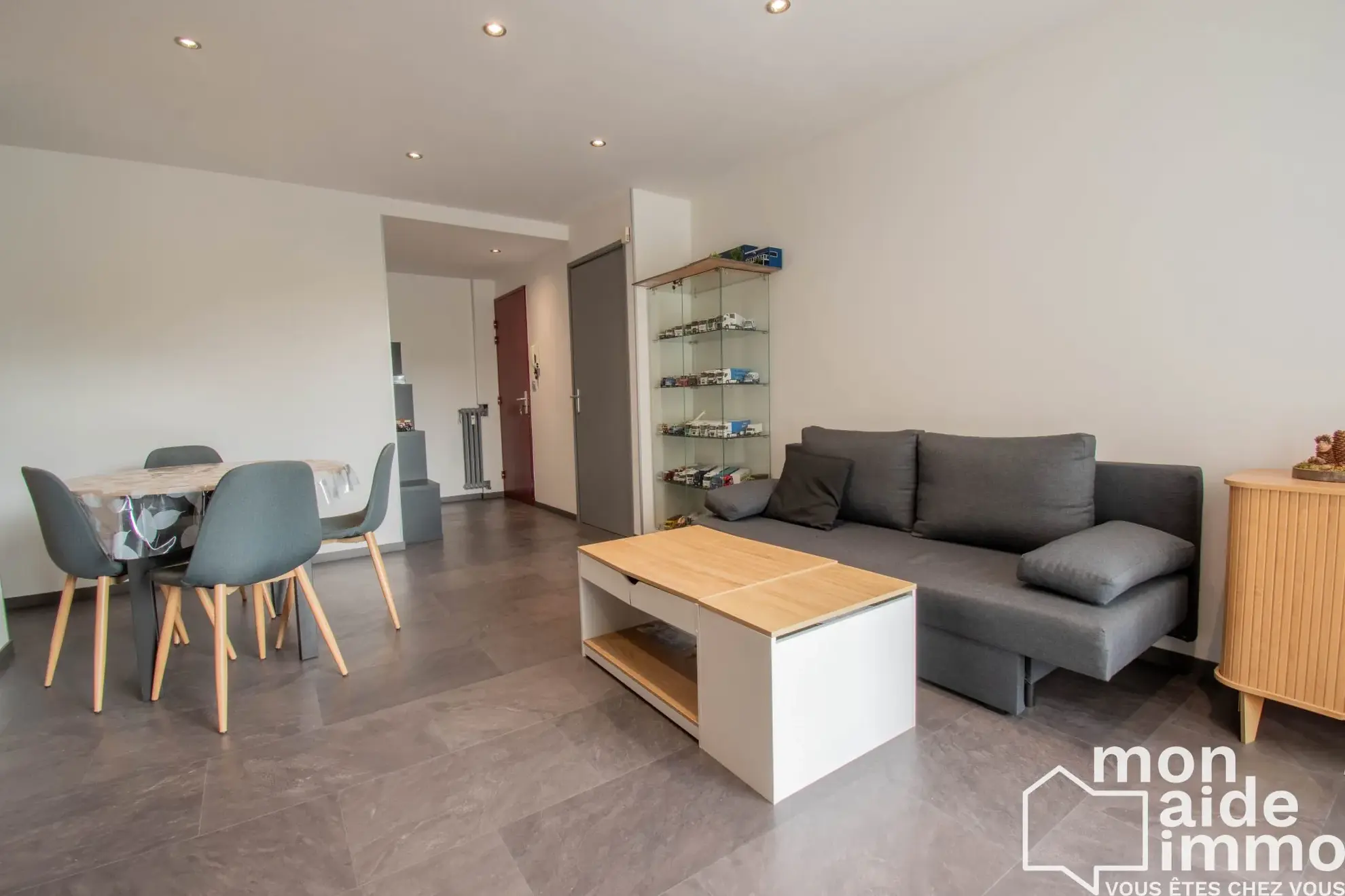 Appartement T2 rénové avec balcon, cave et parking à Rodez 