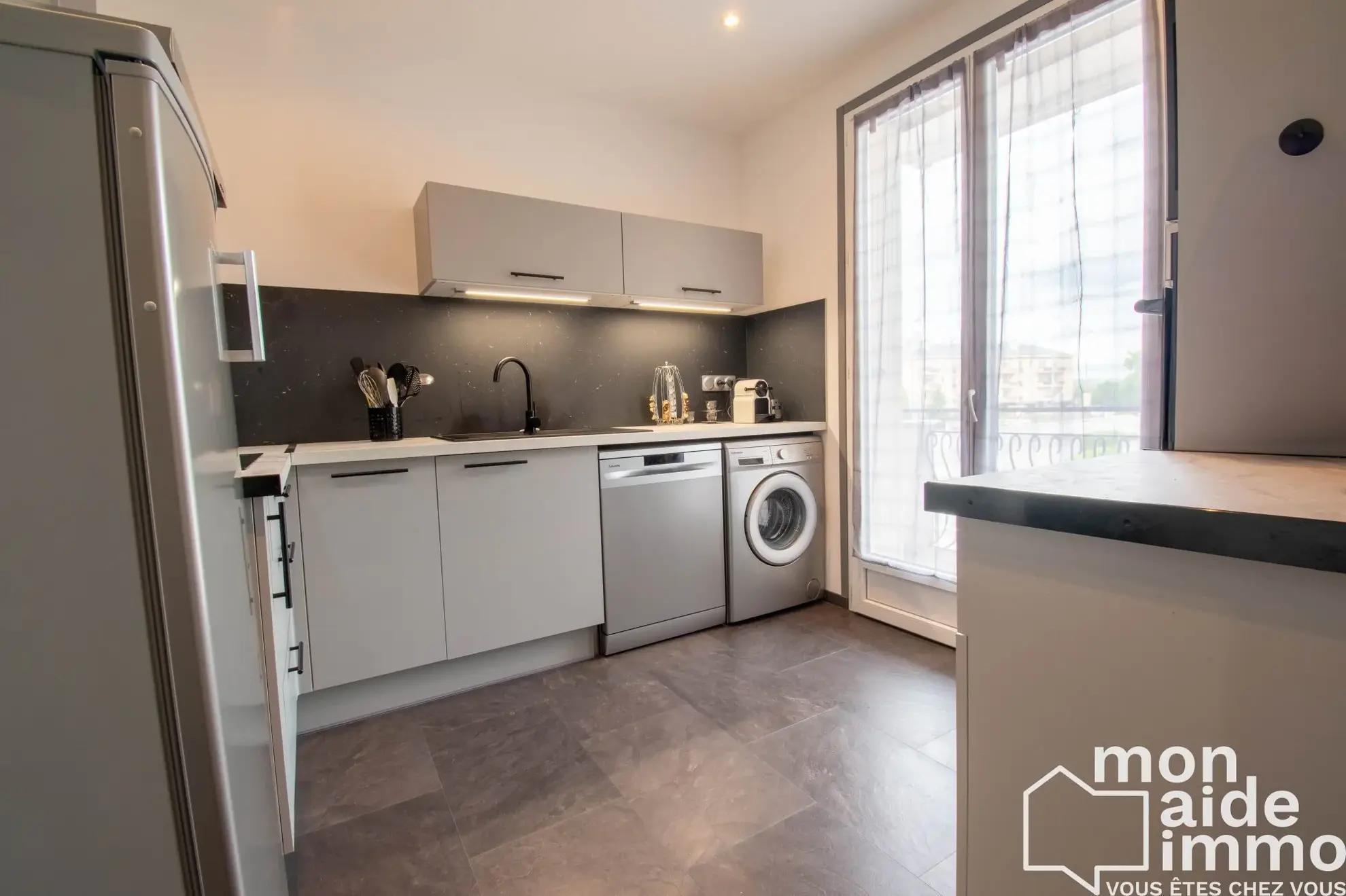 Appartement T2 rénové avec balcon, cave et parking à Rodez 