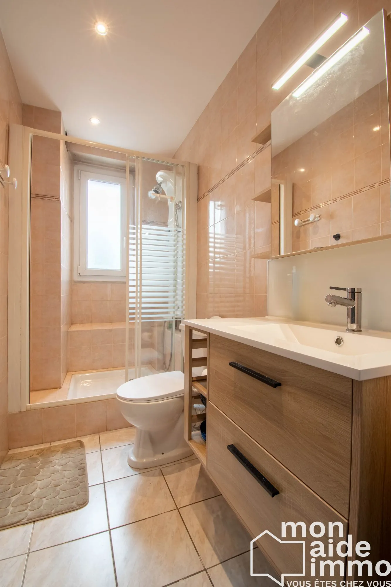 Appartement T2 rénové avec balcon, cave et parking à Rodez 