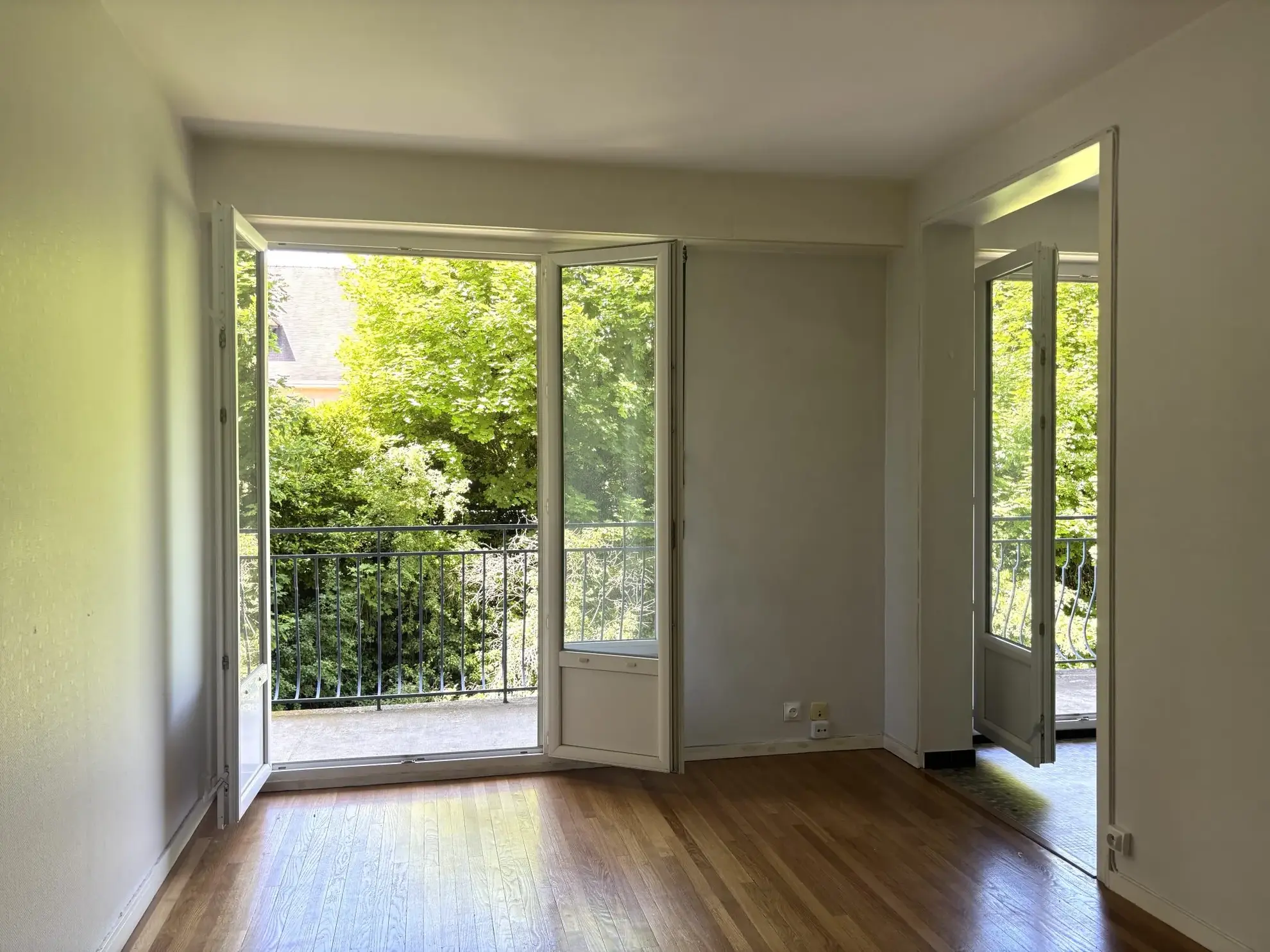 Charmant appartement T1 BIS à Talant avec balcon et cave - Vue dégagée 