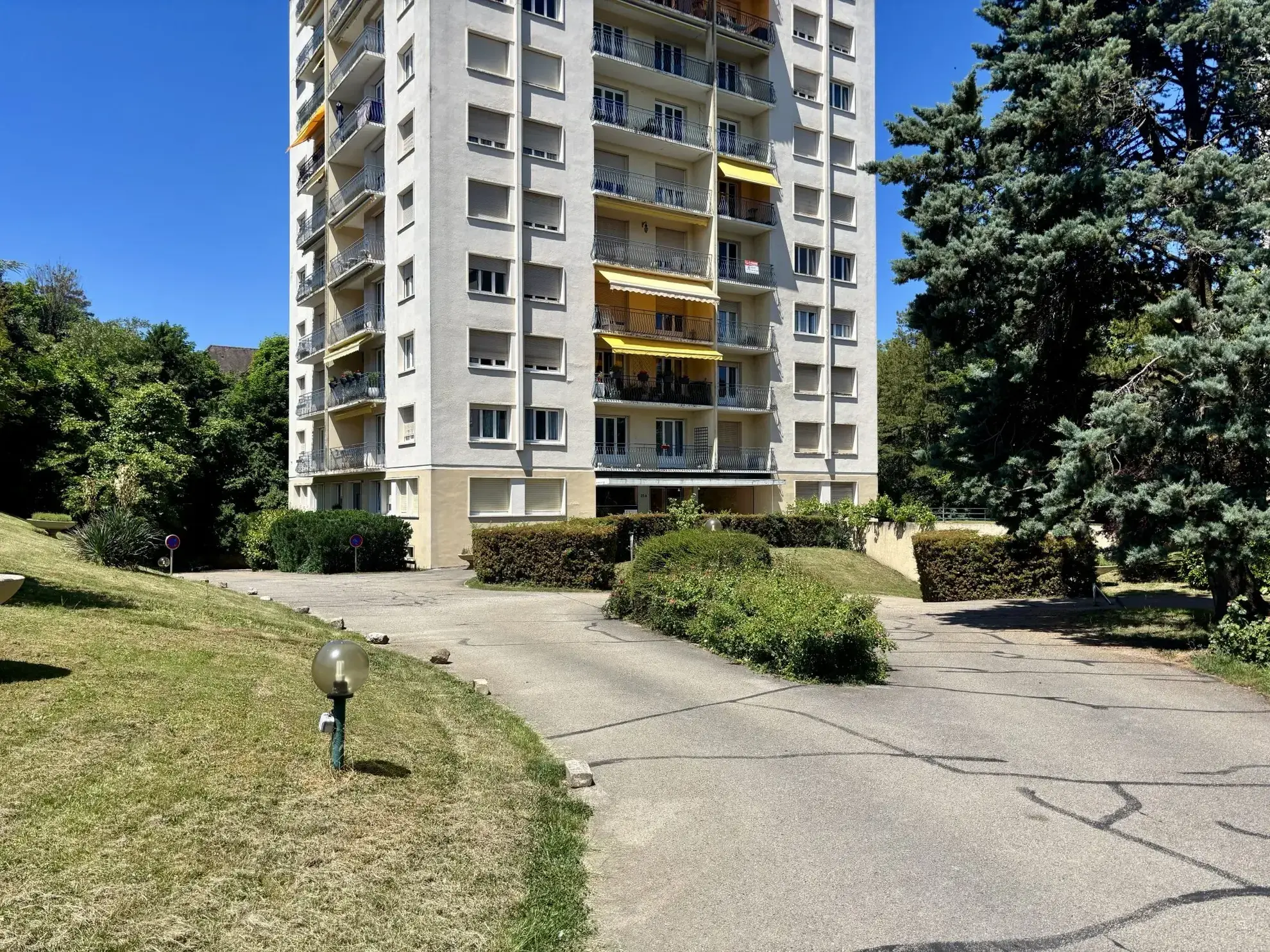 Charmant appartement T1 BIS à Talant avec balcon et cave - Vue dégagée 
