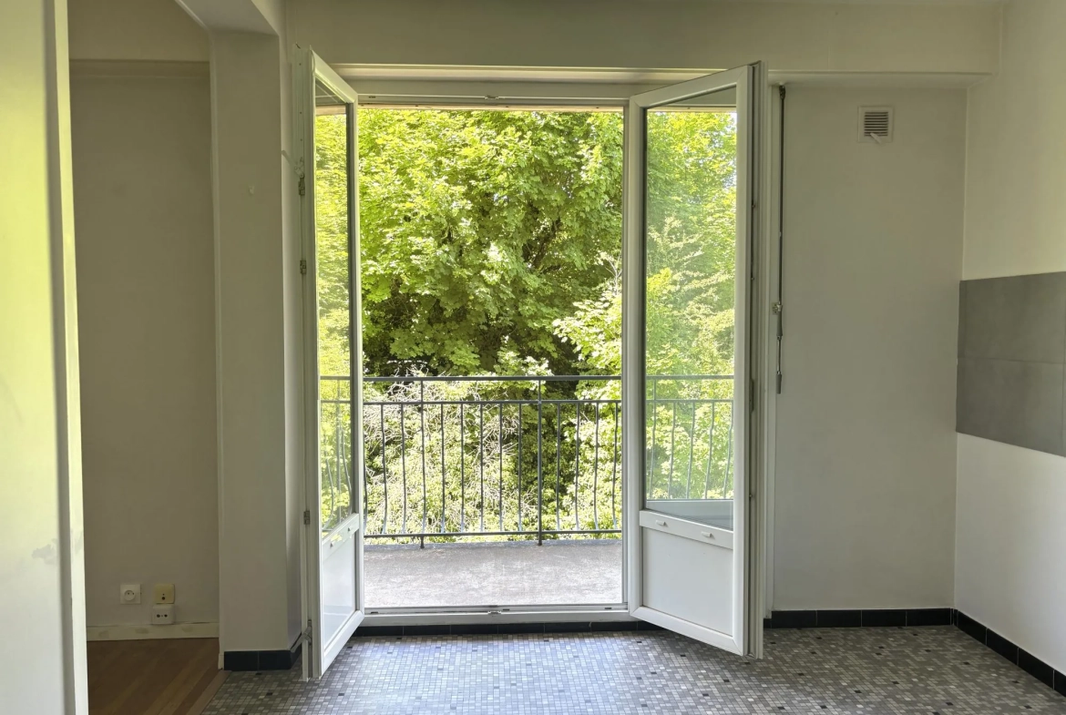 Charmant appartement T1 BIS à Talant avec balcon et cave - Vue dégagée 