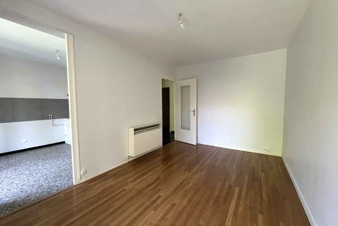 Charmant appartement T1 BIS à Talant avec balcon et cave - Vue dégagée 