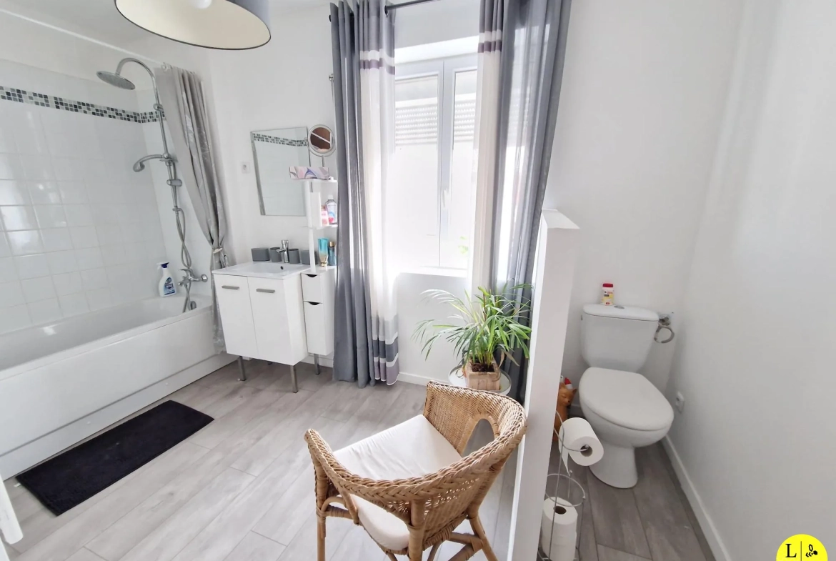 Maison rénovée avec jardin à Arras - 115 m², proche écoles et commodités 