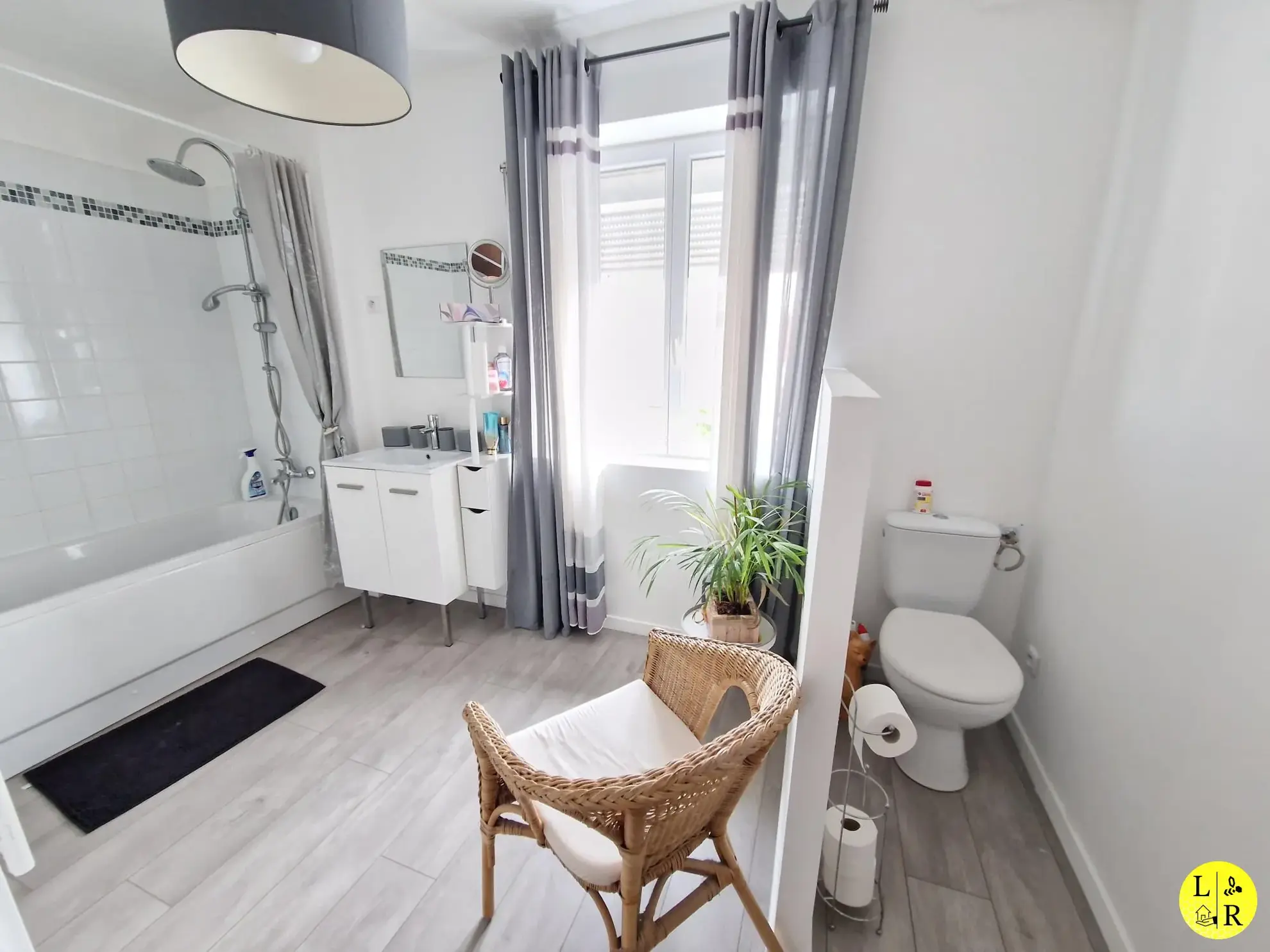 Maison rénovée avec jardin à Arras - 115 m², proche écoles et commodités 