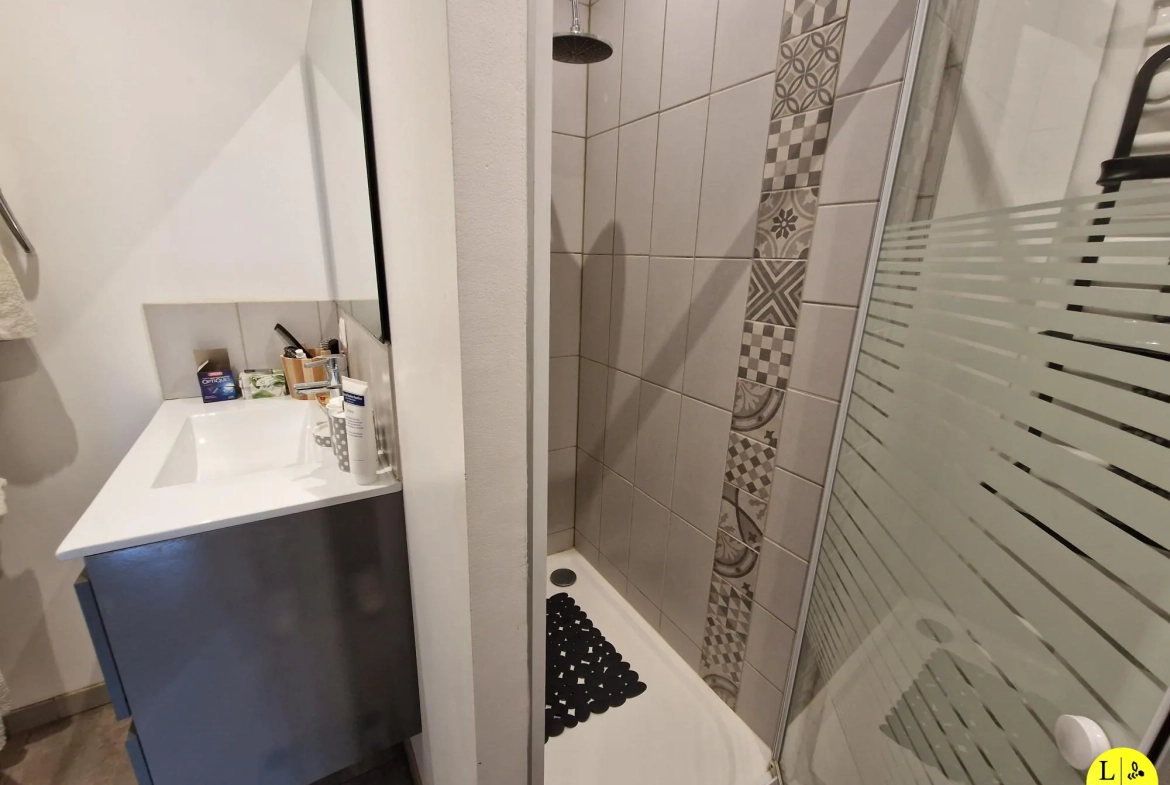 Maison rénovée avec jardin à Arras - 115 m², proche écoles et commodités 