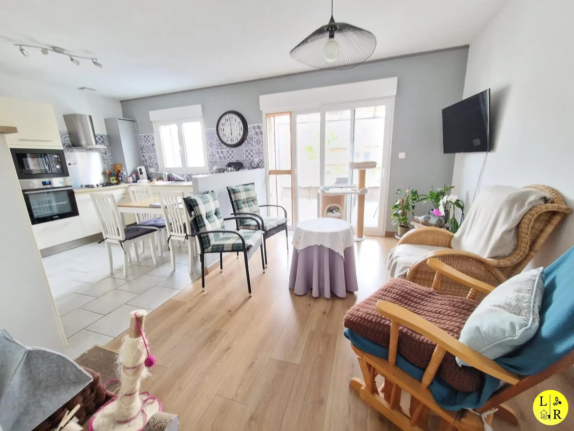 Maison rénovée avec jardin à Arras - 115 m², proche écoles et commodités 
