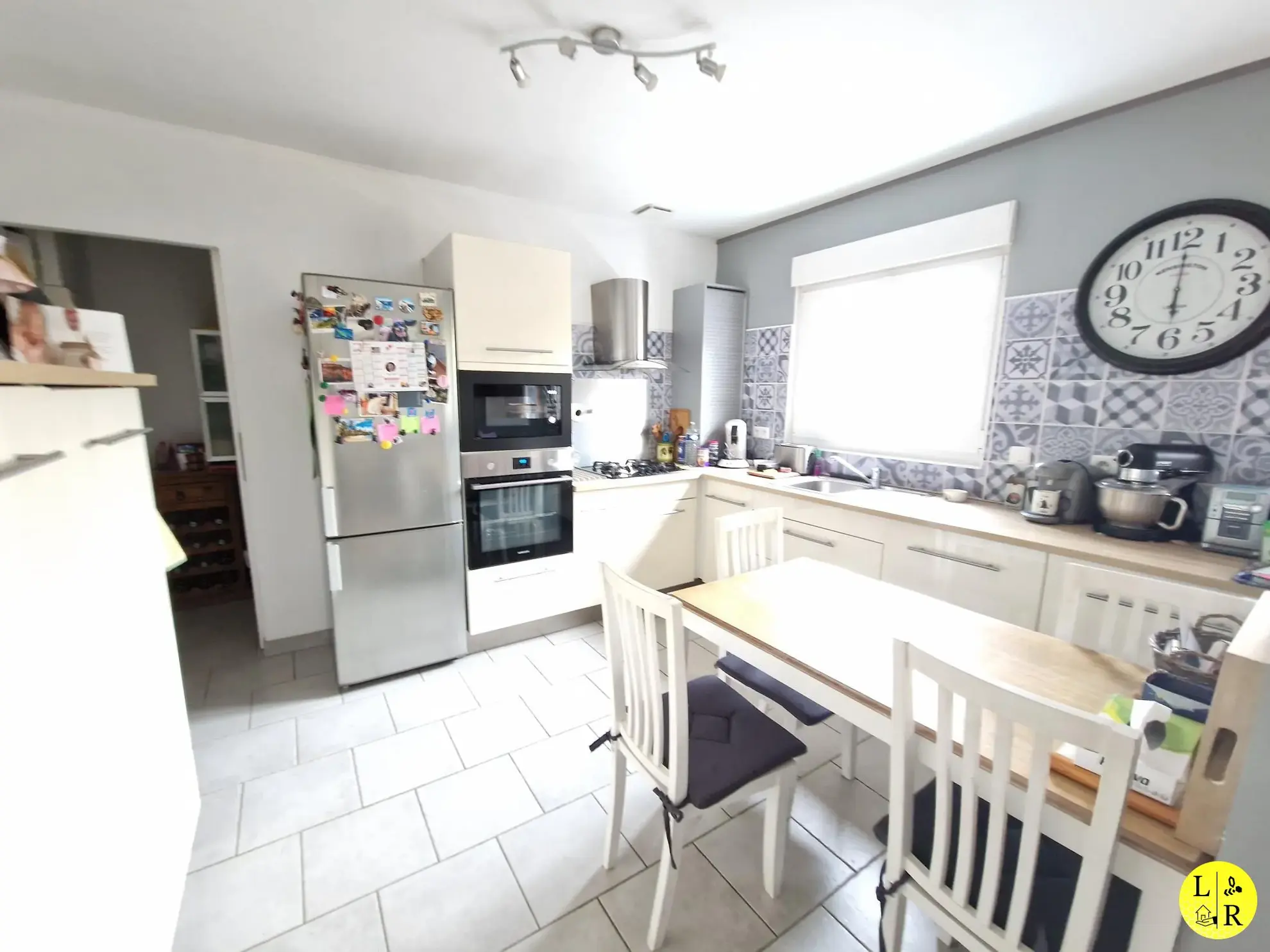 Maison rénovée avec jardin à Arras - 115 m², proche écoles et commodités 