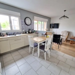 Maison rénovée avec jardin à Arras - 115 m², proche écoles et commodités