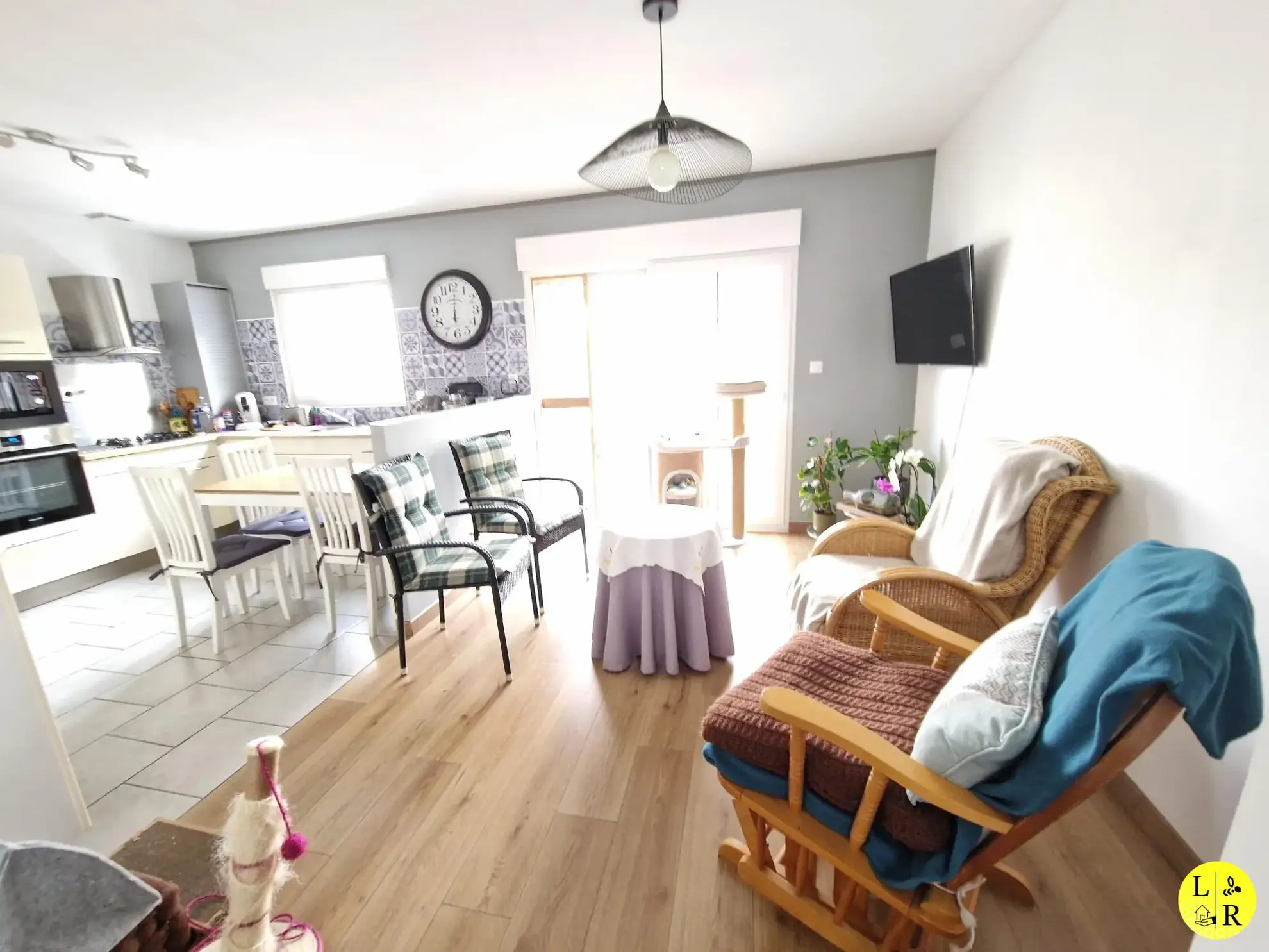 Maison rénovée avec jardin à Arras - 115 m², proche écoles et commodités 