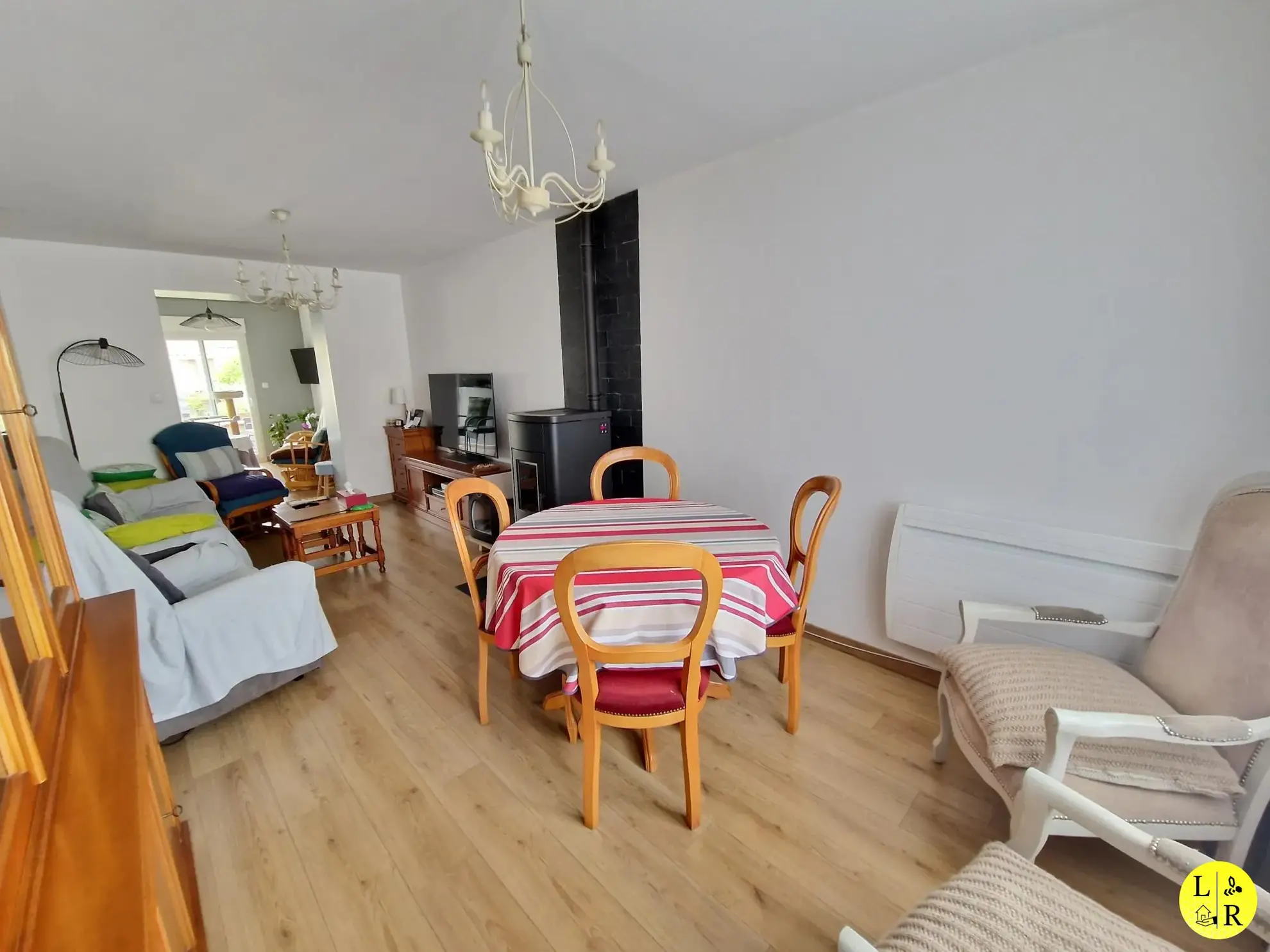 Maison rénovée avec jardin à Arras - 115 m², proche écoles et commodités 