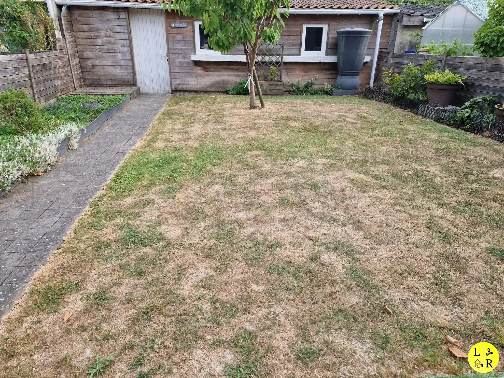 Maison rénovée avec jardin à Arras - 115 m², proche écoles et commodités 