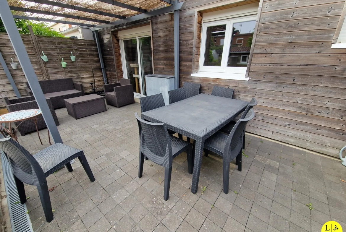 Maison rénovée avec jardin à Arras - 115 m², proche écoles et commodités 