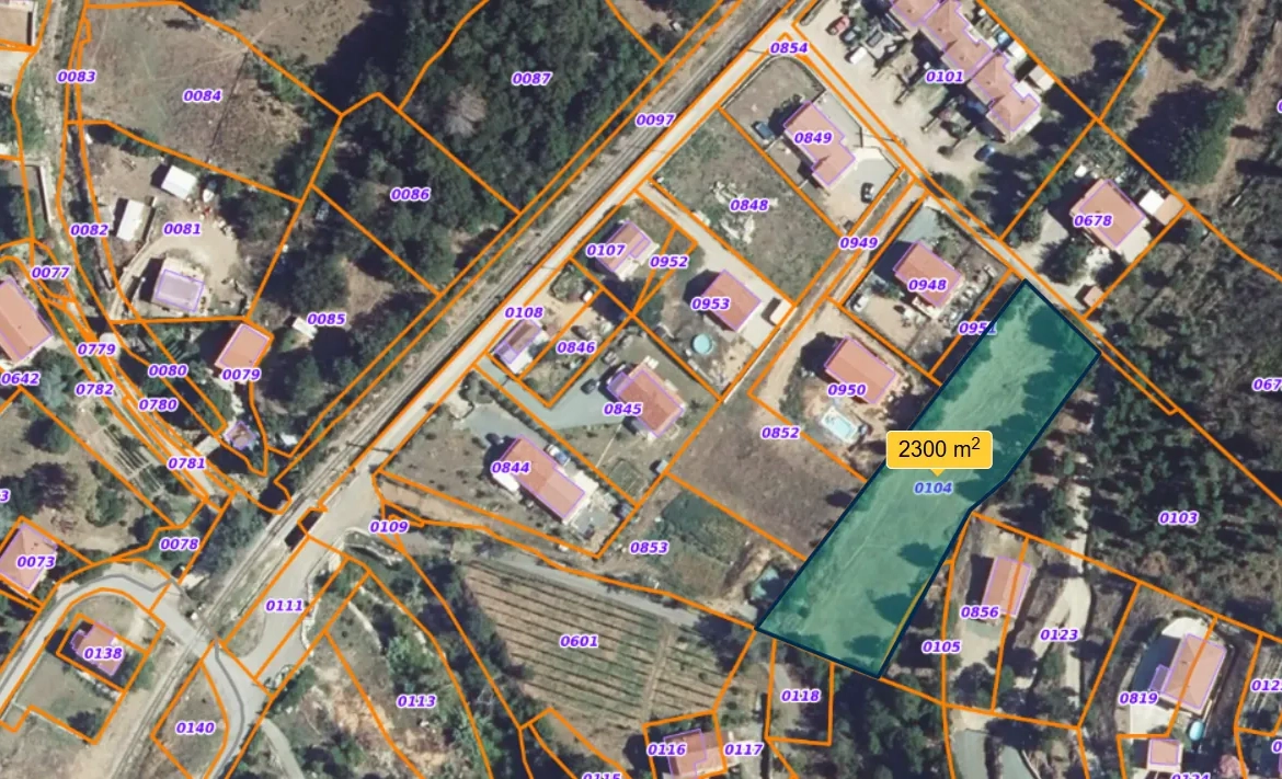 Terrain constructible de 2300 m² à Ponte Novu avec vue dégagée 