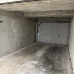 Parking PMR à vendre ou louer à Lyon 8ème, sécurisé et conforme aux normes