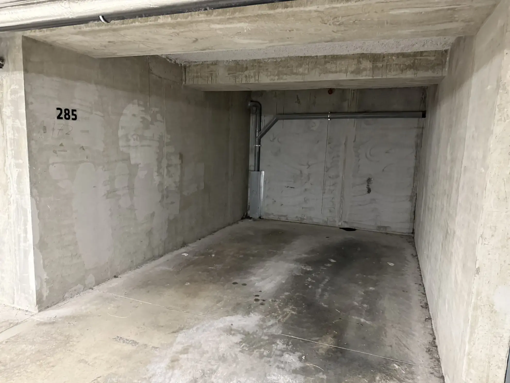 Parking PMR à vendre ou louer à Lyon 8ème, sécurisé et conforme aux normes 