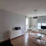salon, salle à manger Appartement familial à rénover en hyper-centre de Noisy-le-Grand avec parking privatif