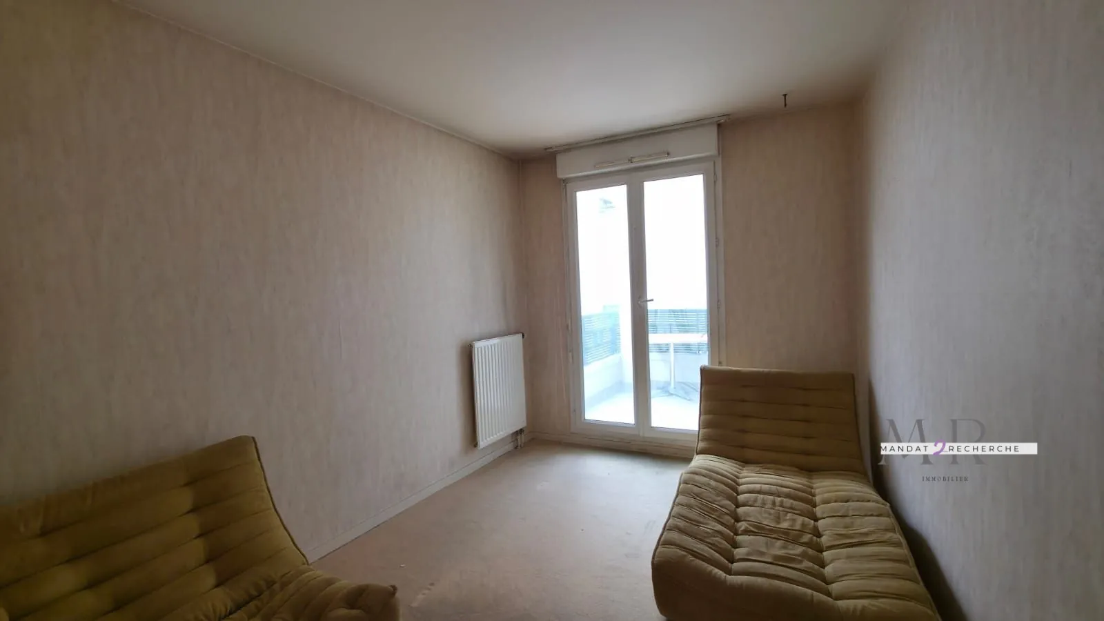 chambre Appartement familial à rénover en hyper-centre de Noisy-le-Grand avec parking privatif 