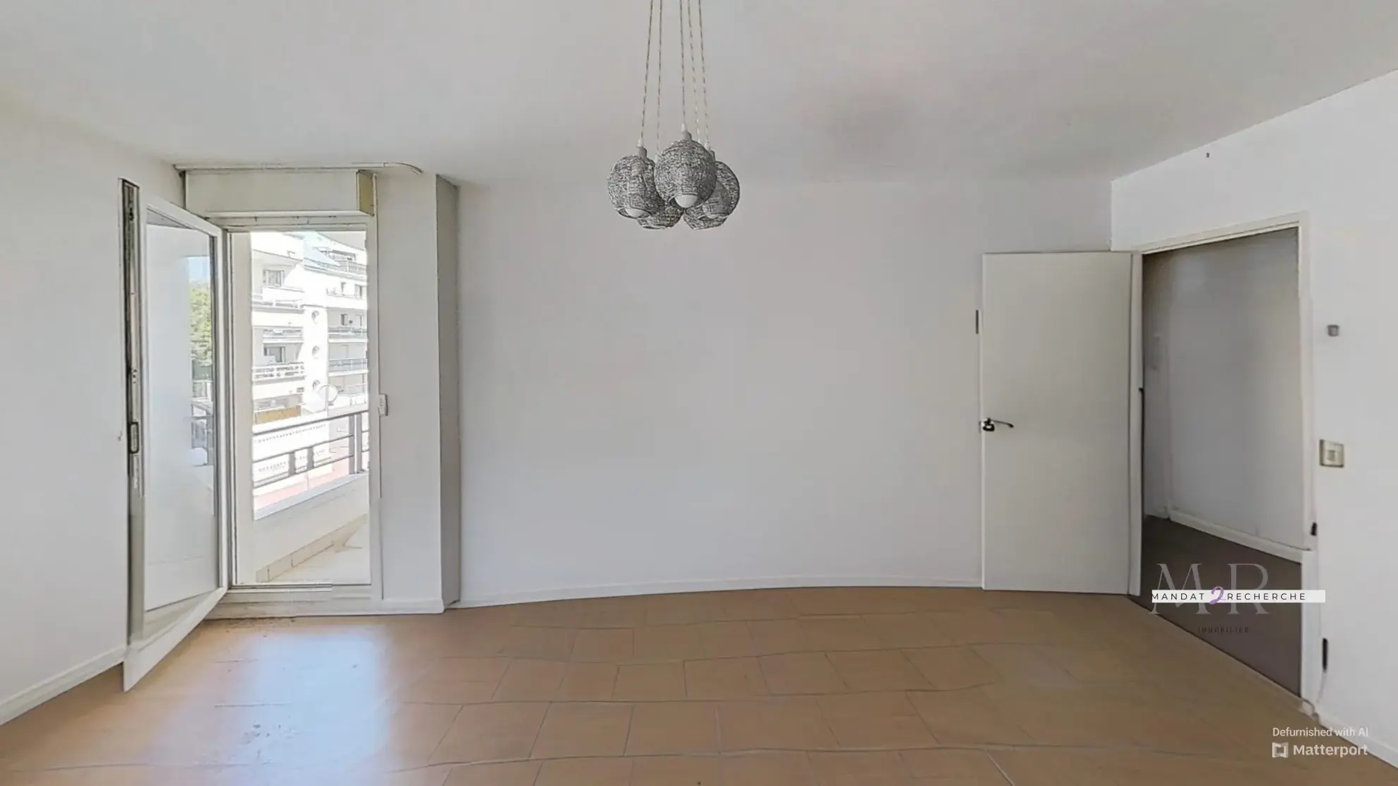 salon, salle à manger Appartement familial à rénover en hyper-centre de Noisy-le-Grand avec parking privatif 