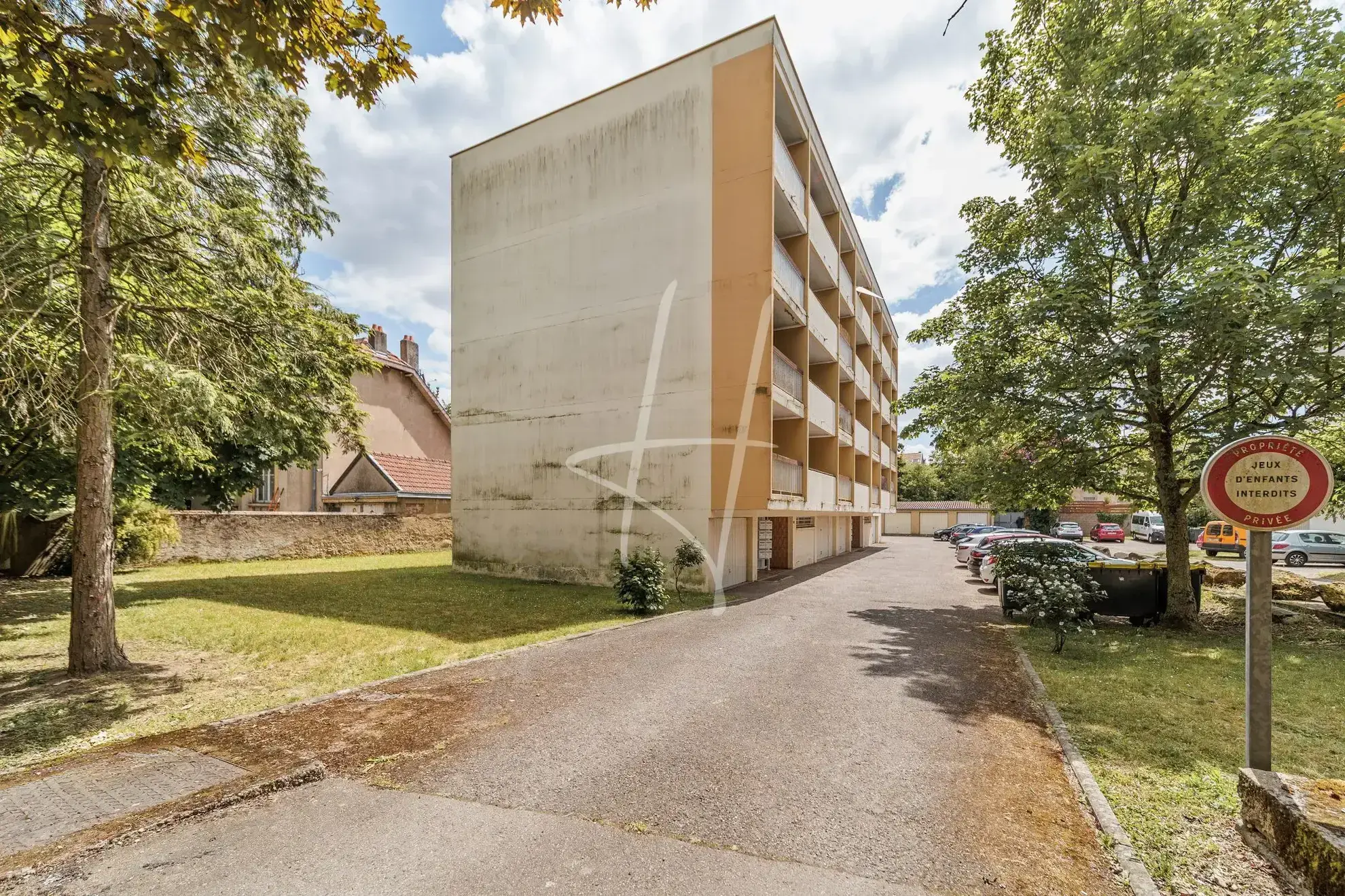 Studio à vendre à Longeville-les-Metz dans un secteur résidentiel calme 